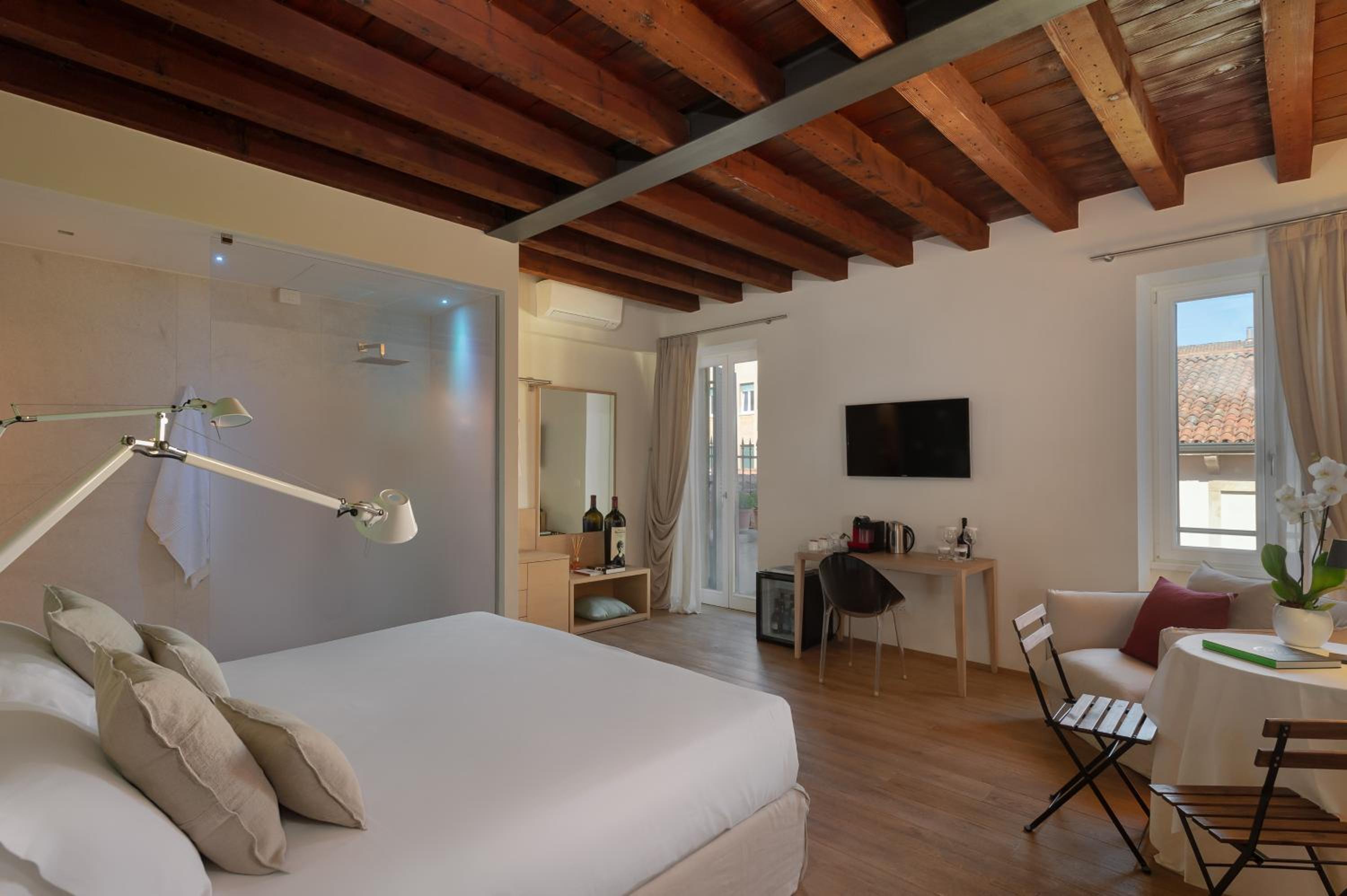 Massimago Wine Suites