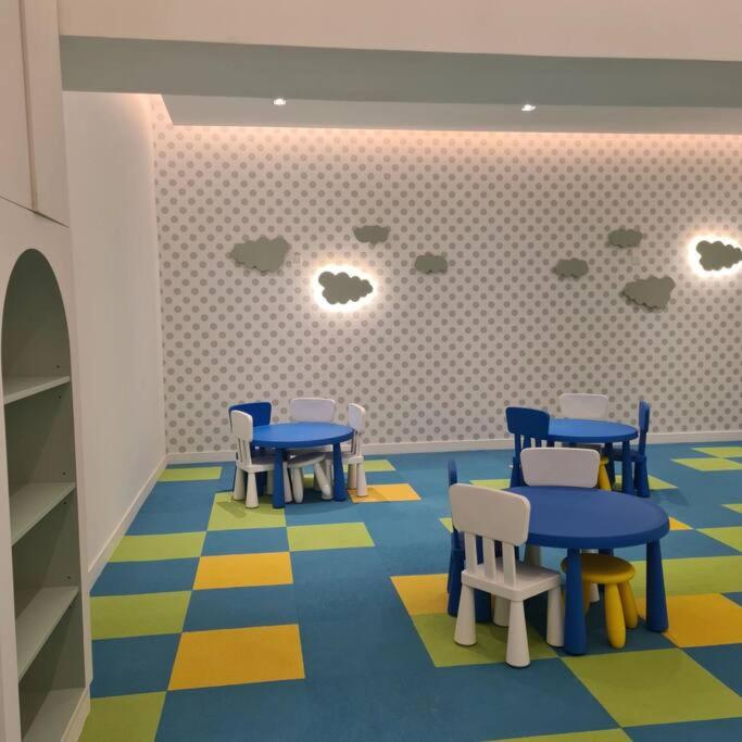 Paradigm Residence 3 bedrooms above Paradigm Mall for 8 pax by GDRAGON HomeStay