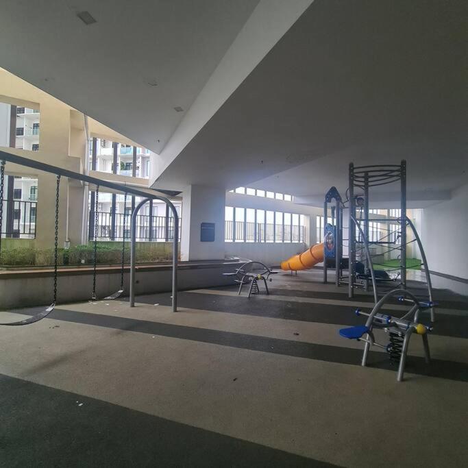Paradigm Residence 3 bedrooms above Paradigm Mall for 8 pax by GDRAGON HomeStay