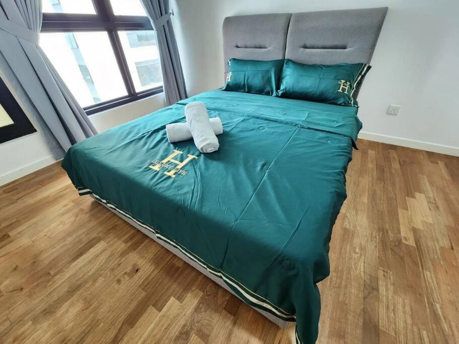 Paradigm Residence 3 bedrooms above Paradigm Mall for 8 pax by GDRAGON HomeStay