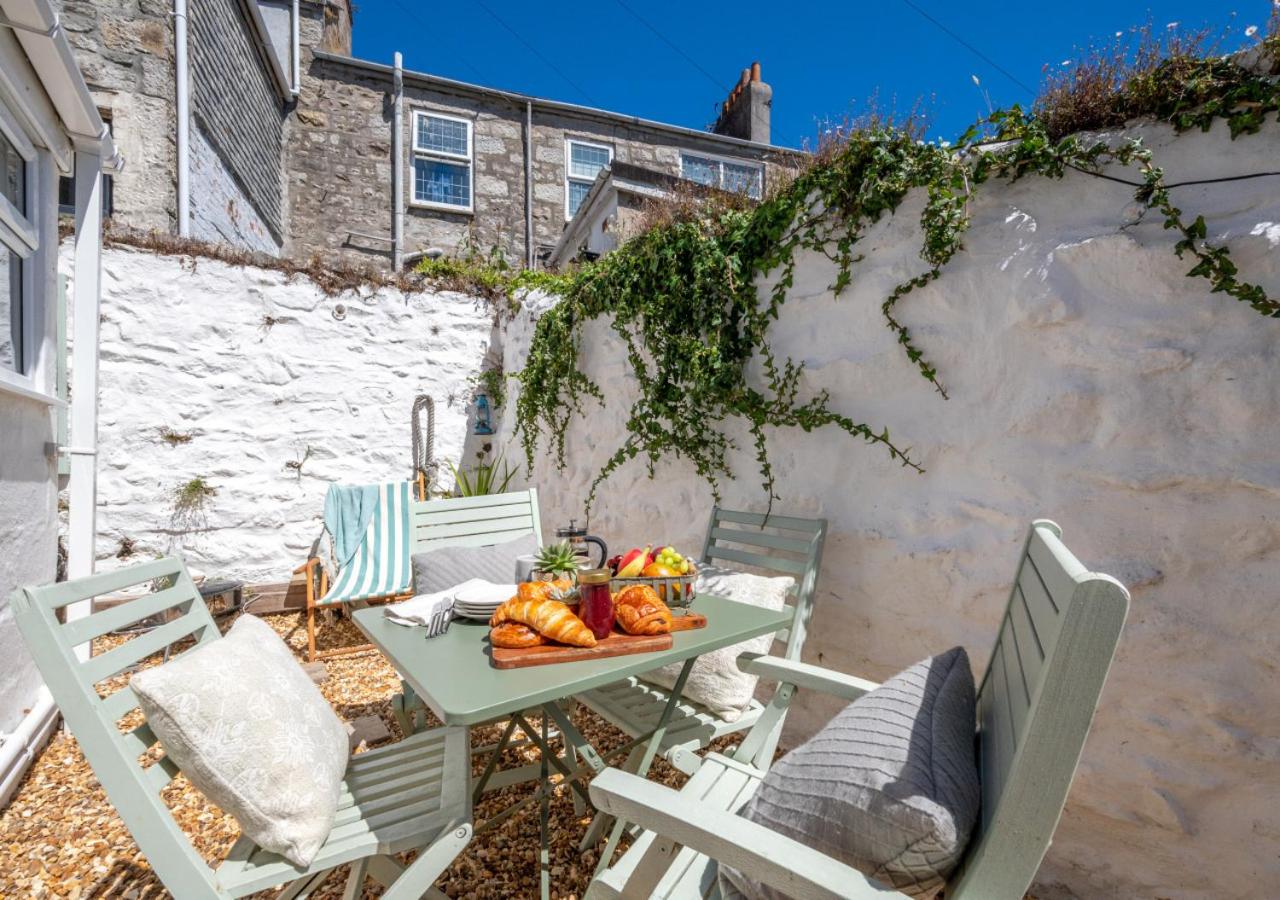 2 Bed in St. Ives oc-minmar
