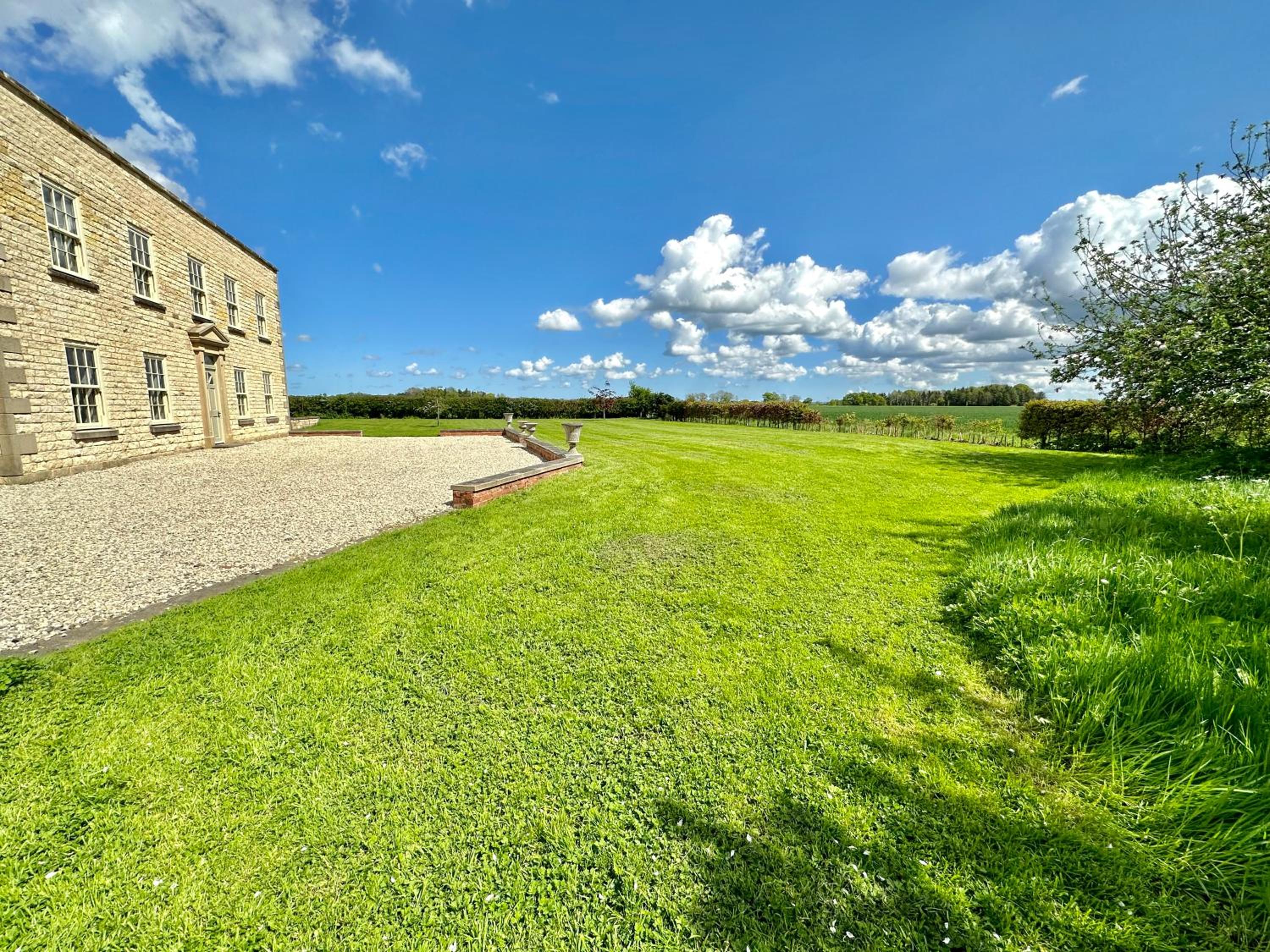 Salton Lodge