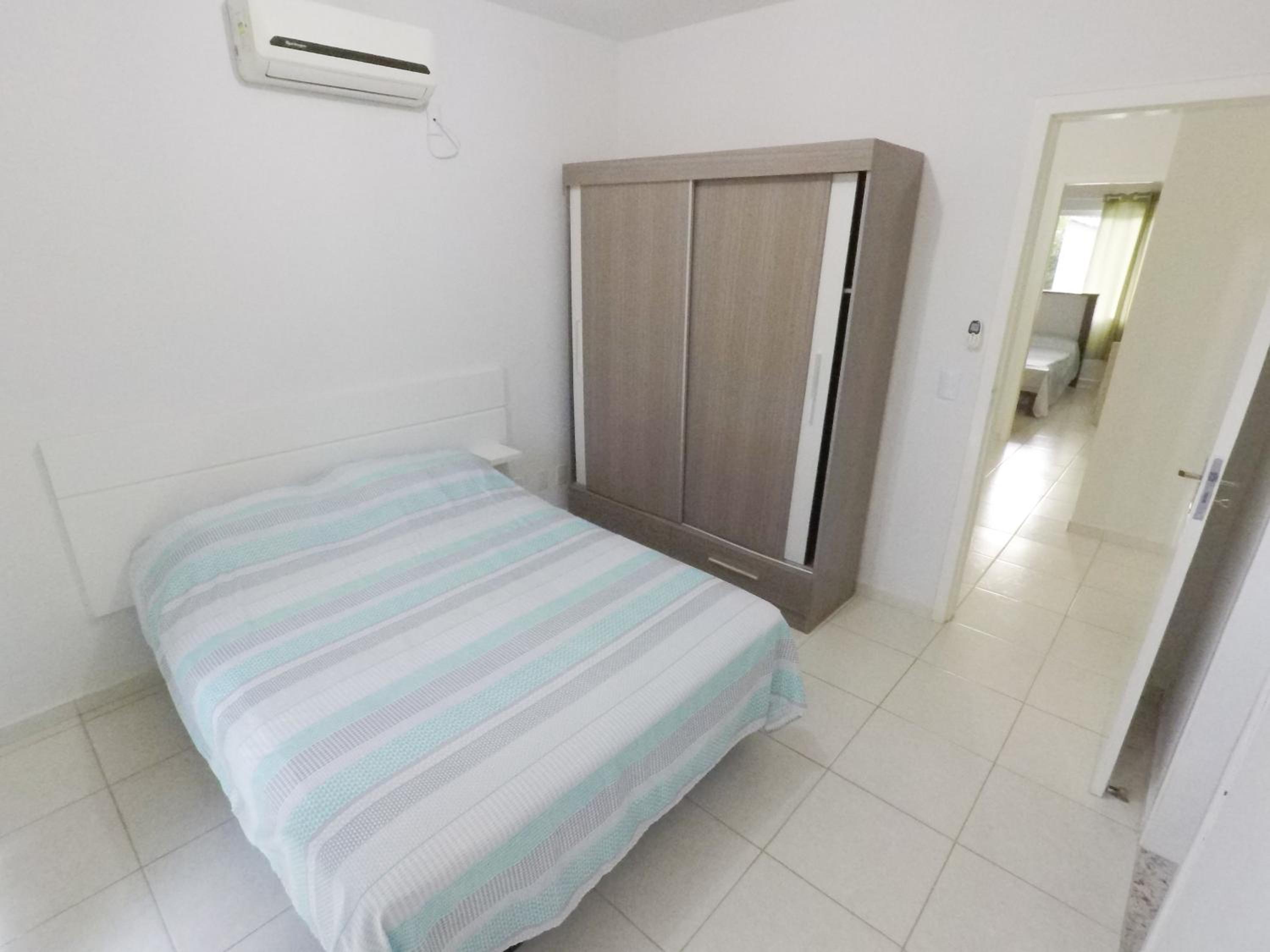 CASA EM MARISCAL BOMBINHAS