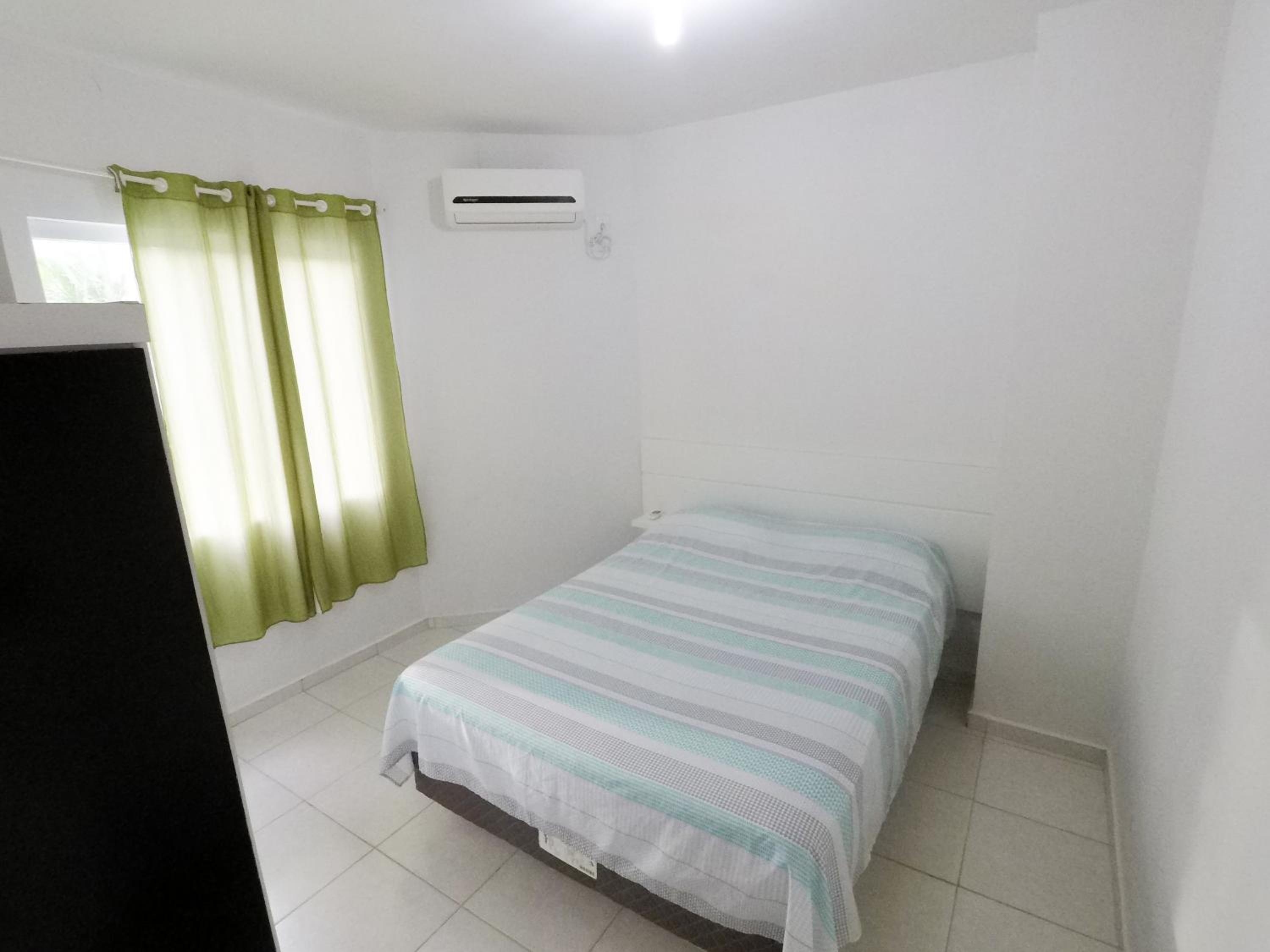 CASA EM MARISCAL BOMBINHAS