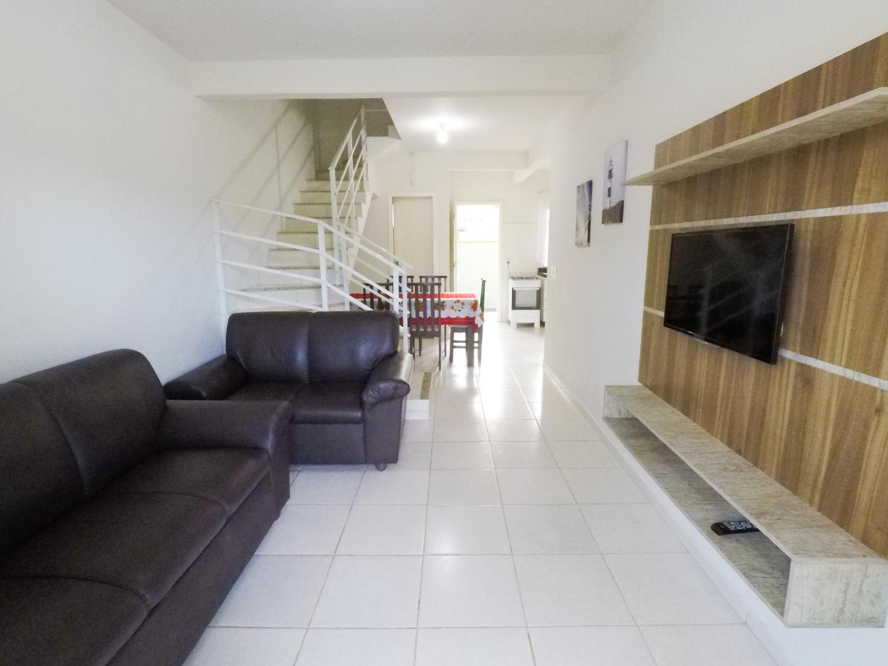 CASA EM MARISCAL BOMBINHAS