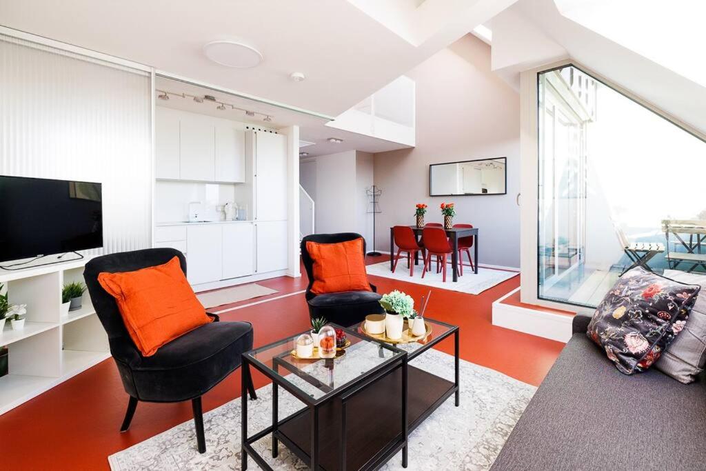 Julius 25 - Modern Comfort, 5 Mins to City Center