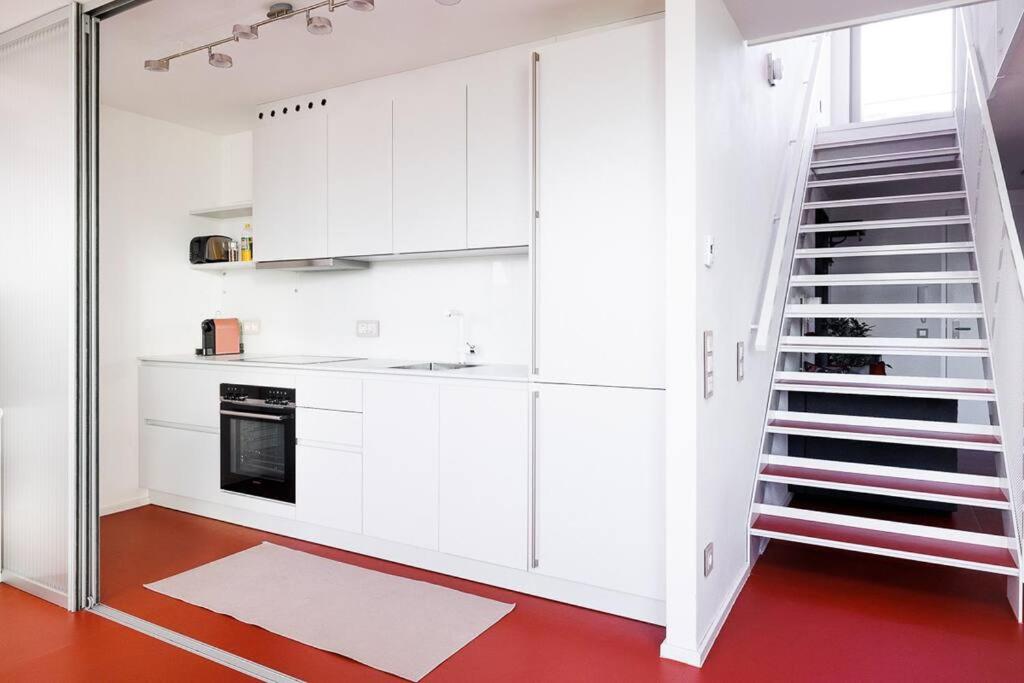 Julius 25 - Modern Comfort, 5 Mins to City Center