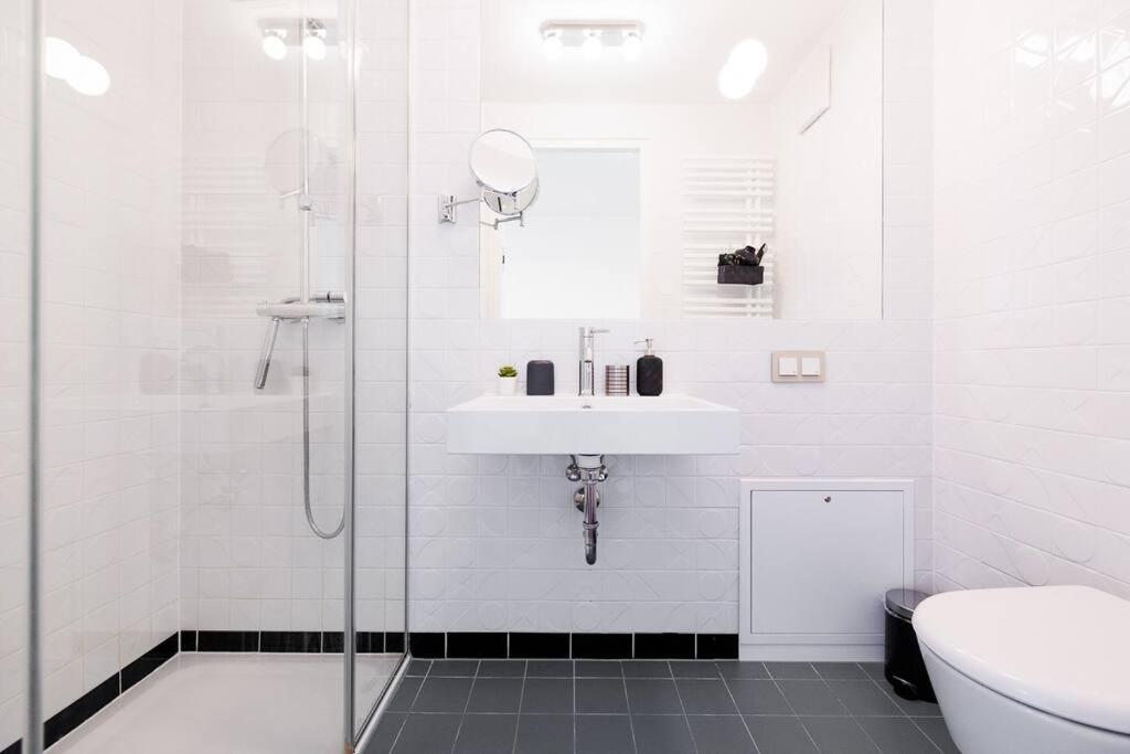 Julius 25 - Modern Comfort, 5 Mins to City Center