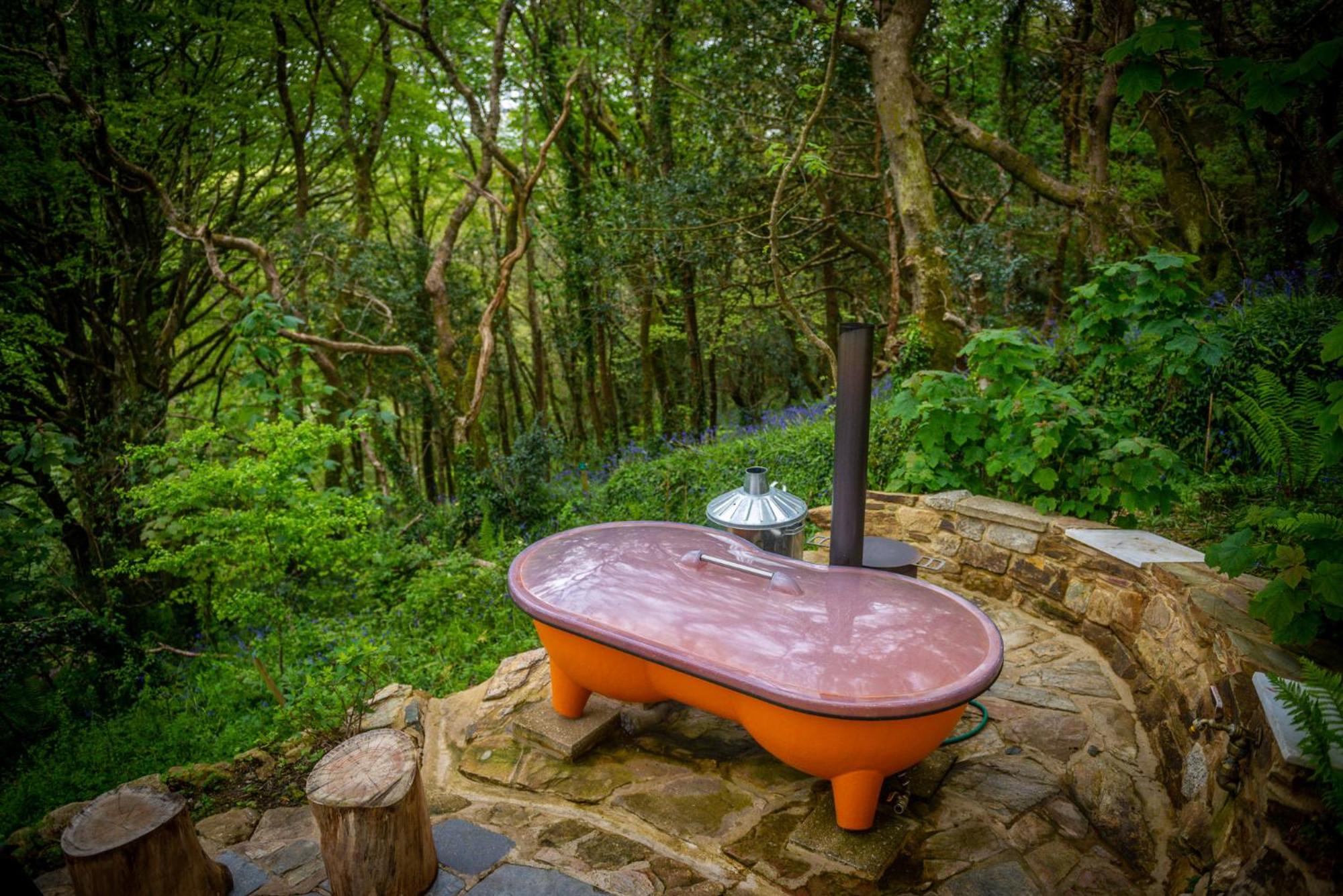 Skapya Treehouse with private hot tub . view 2