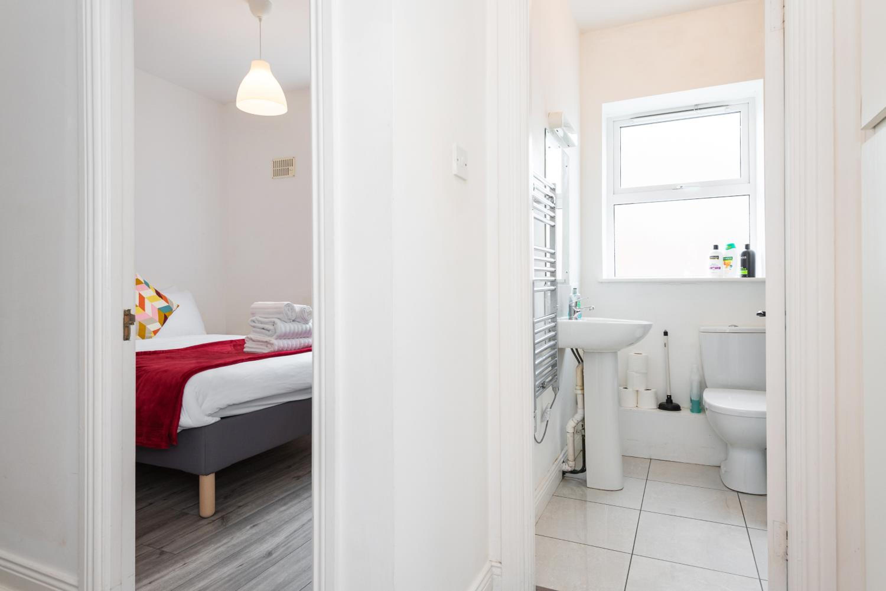 Central Dublin Apartment Near Guinness & Heuston Station