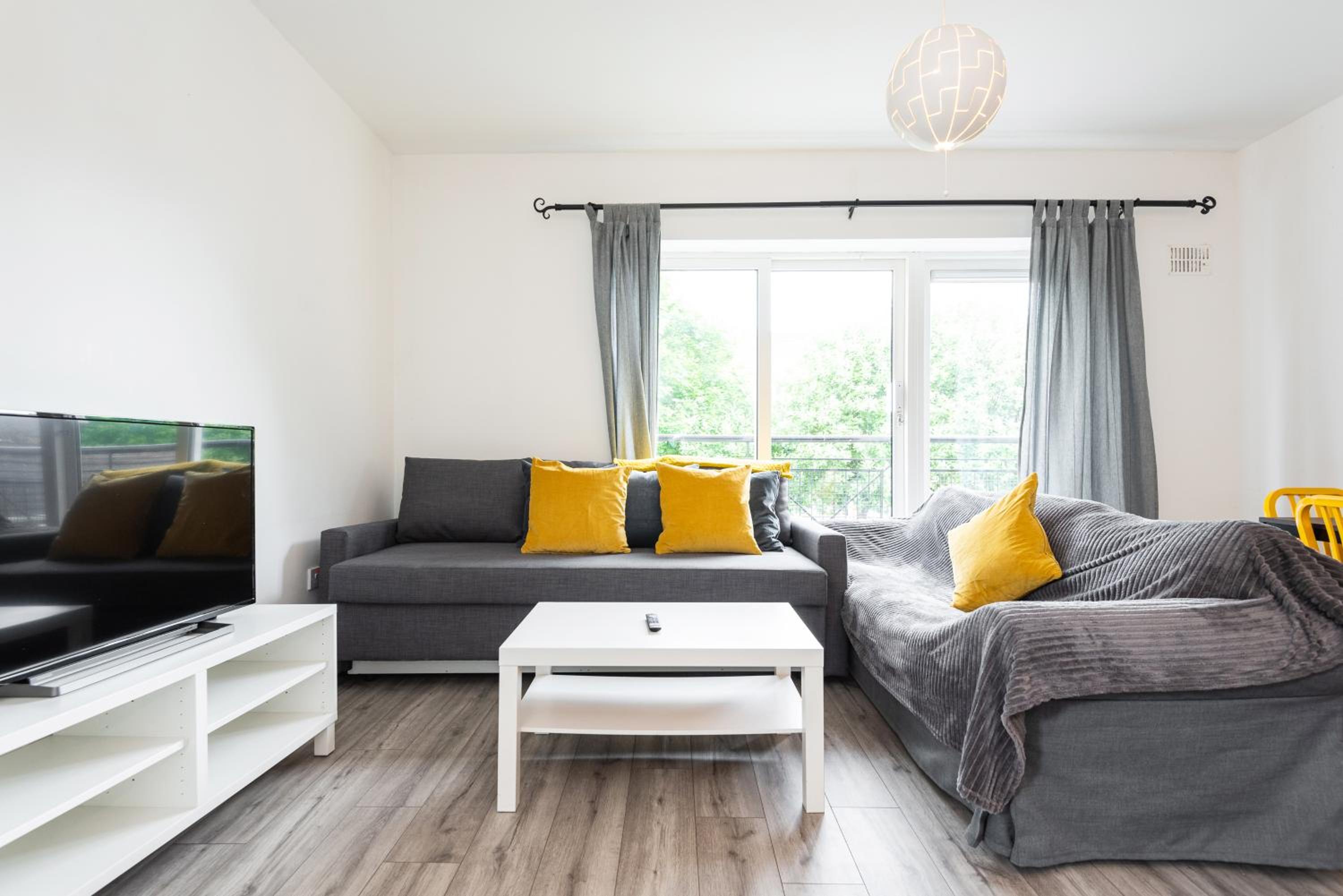 Central Dublin Apartment Near Guinness & Heuston Station