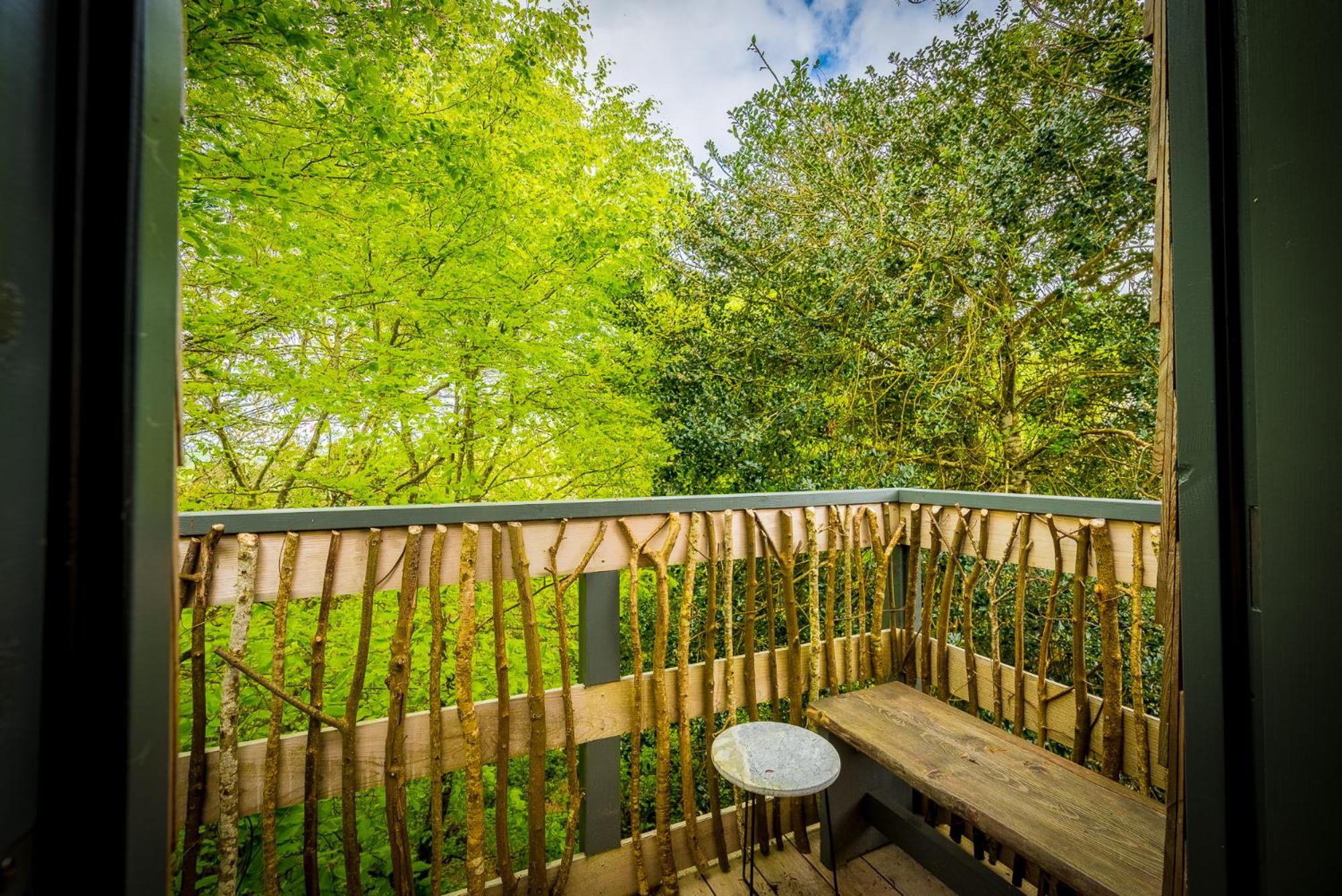 Skapya Treehouse with private hot tub . view 3