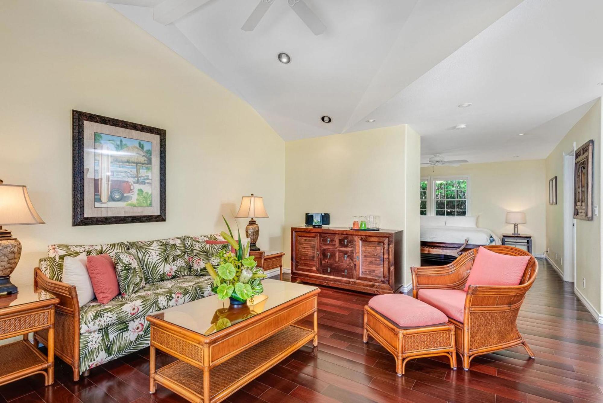 Ohia Kona Estates - An All Suites B&B