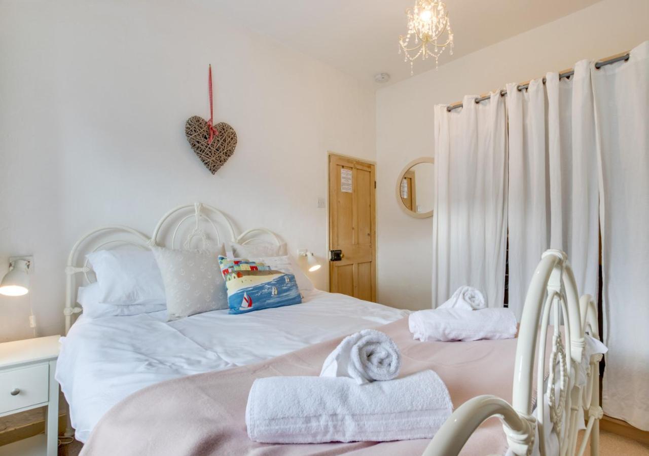 2 Bed in St Ives oc-tee009 view 3