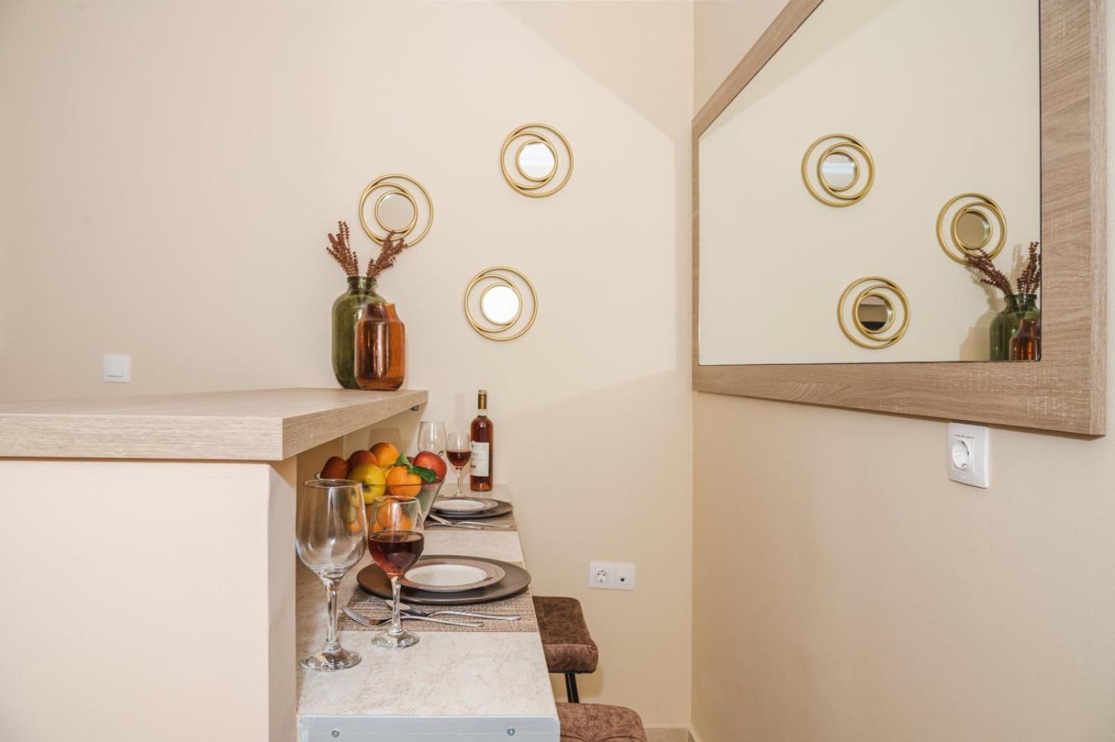 Samitos Rooms