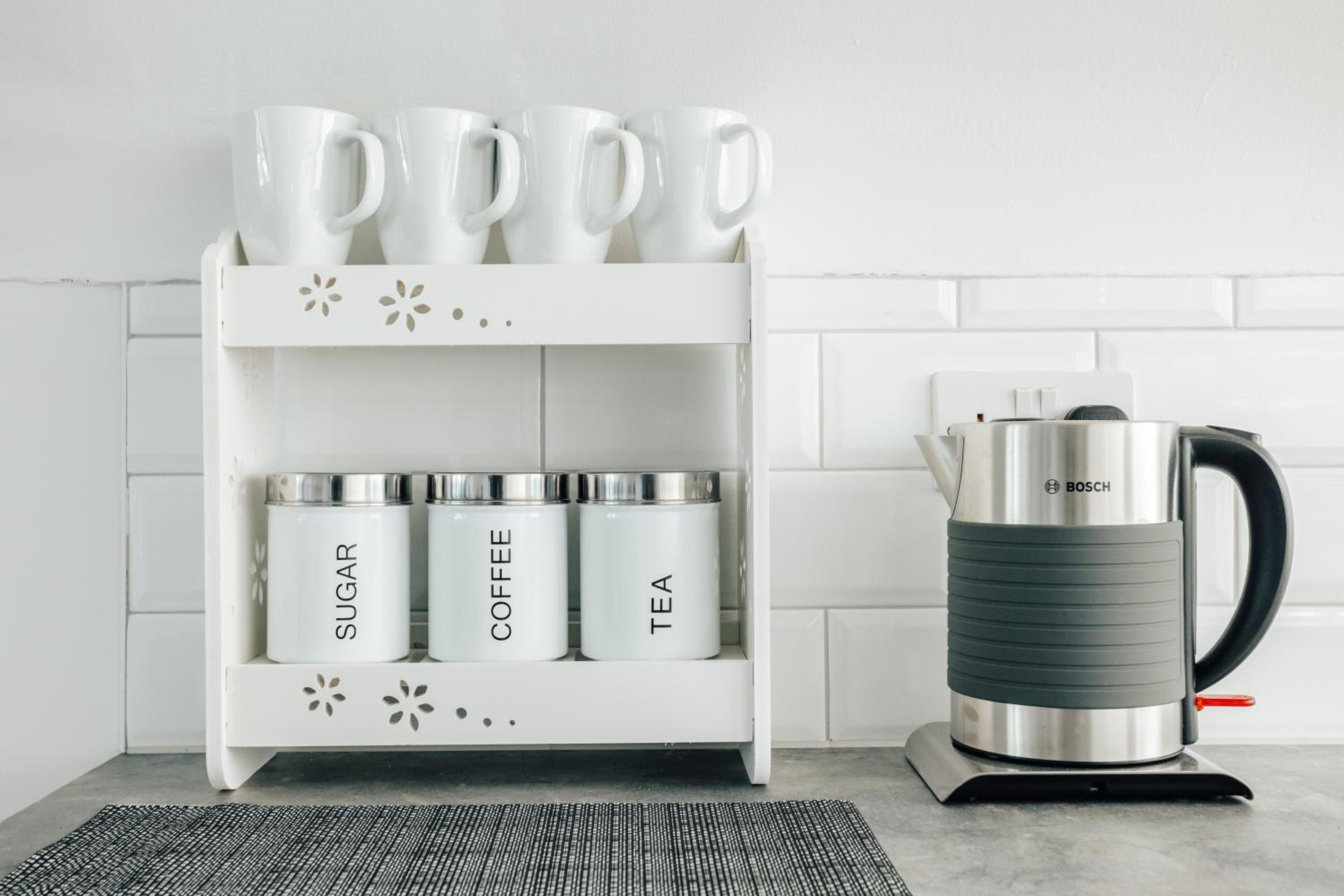 Luxury central apartment sleeps 7 guests with free parking and Netflix
