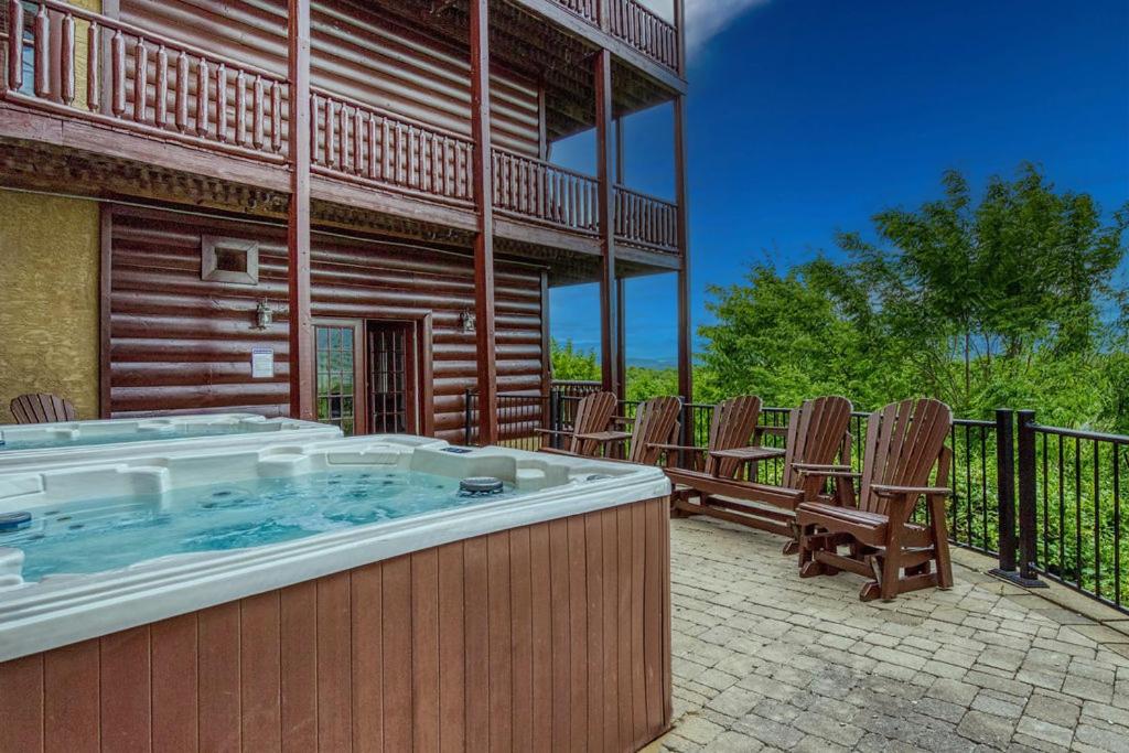 Serenity Mountain Pool Lodge view 5