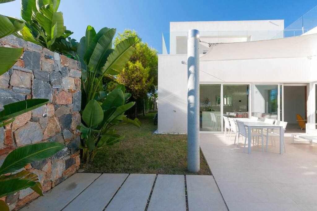 Moderna villa con la piscina climatizada Colinas