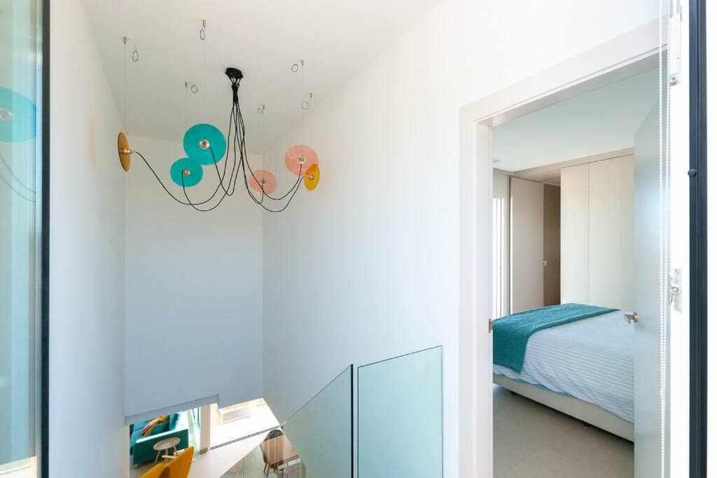 Moderna villa con la piscina climatizada Colinas