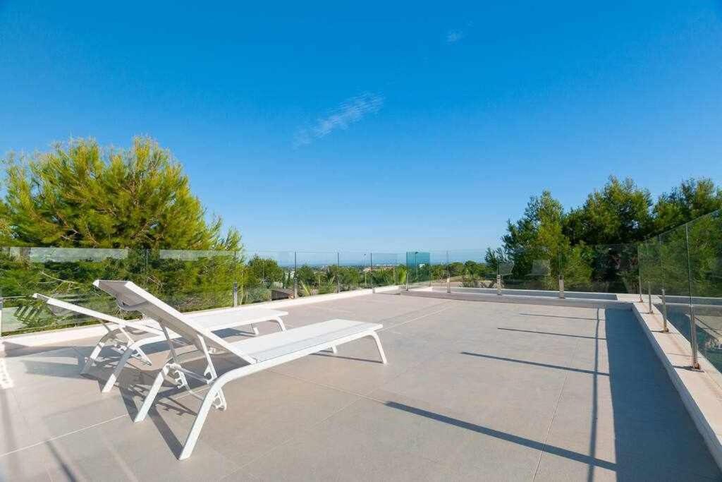 Moderna villa con la piscina climatizada Colinas