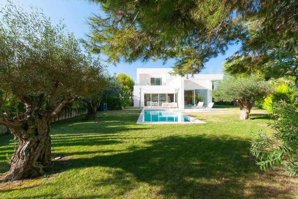 Moderna villa con la piscina climatizada Colinas
