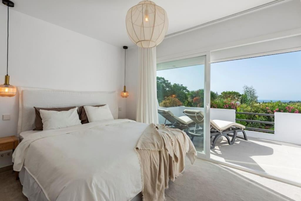 Stunning Sea&Golf views, townhouse garden living