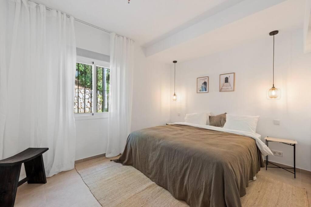 Stunning Sea&Golf views, townhouse garden living