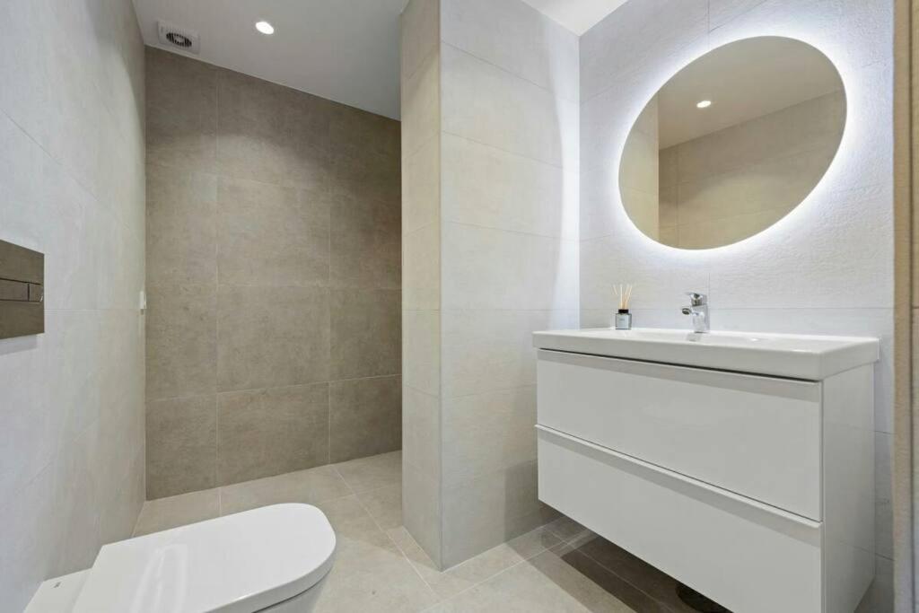 Stunning Sea&Golf views, townhouse garden living