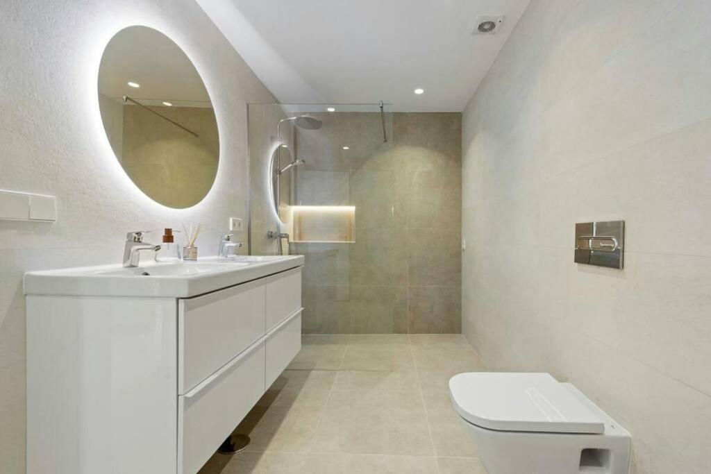 Stunning Sea&Golf views, townhouse garden living