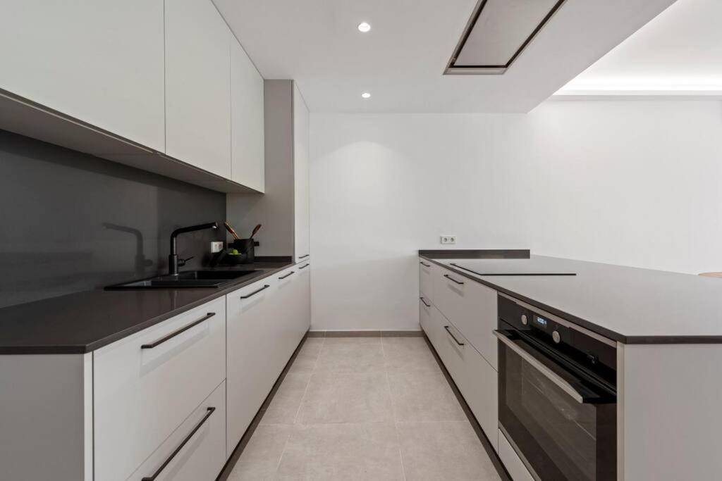 Stunning Sea&Golf views, townhouse garden living