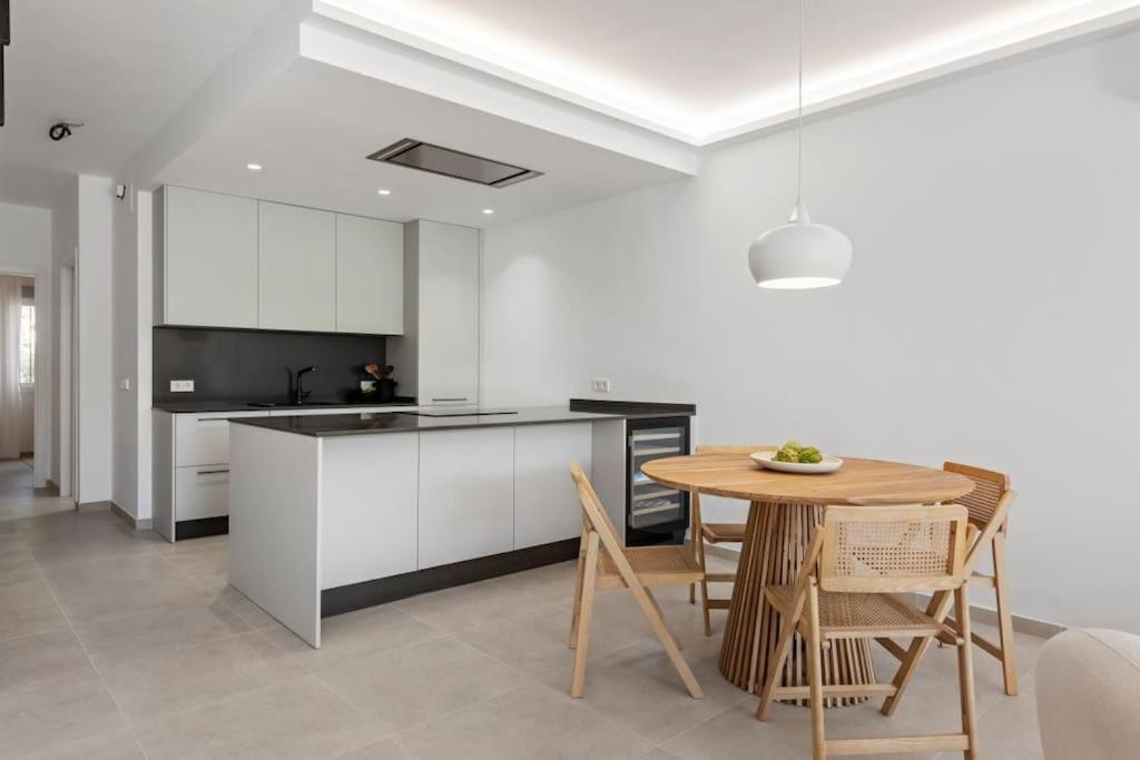 Stunning Sea&Golf views, townhouse garden living