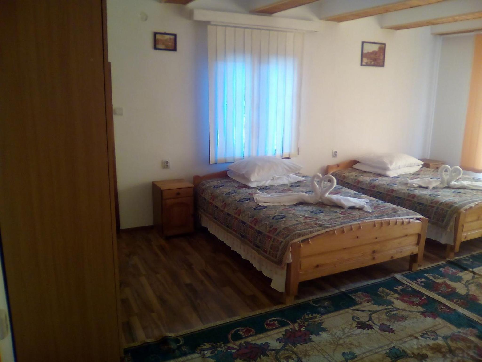 Pensiunea Irina 1 si 2