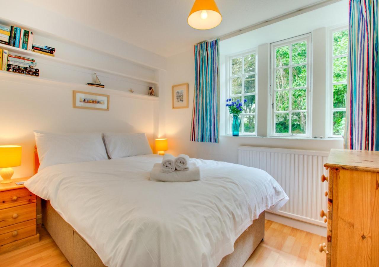 2 Bed in St Ives oc-redc2 view 2