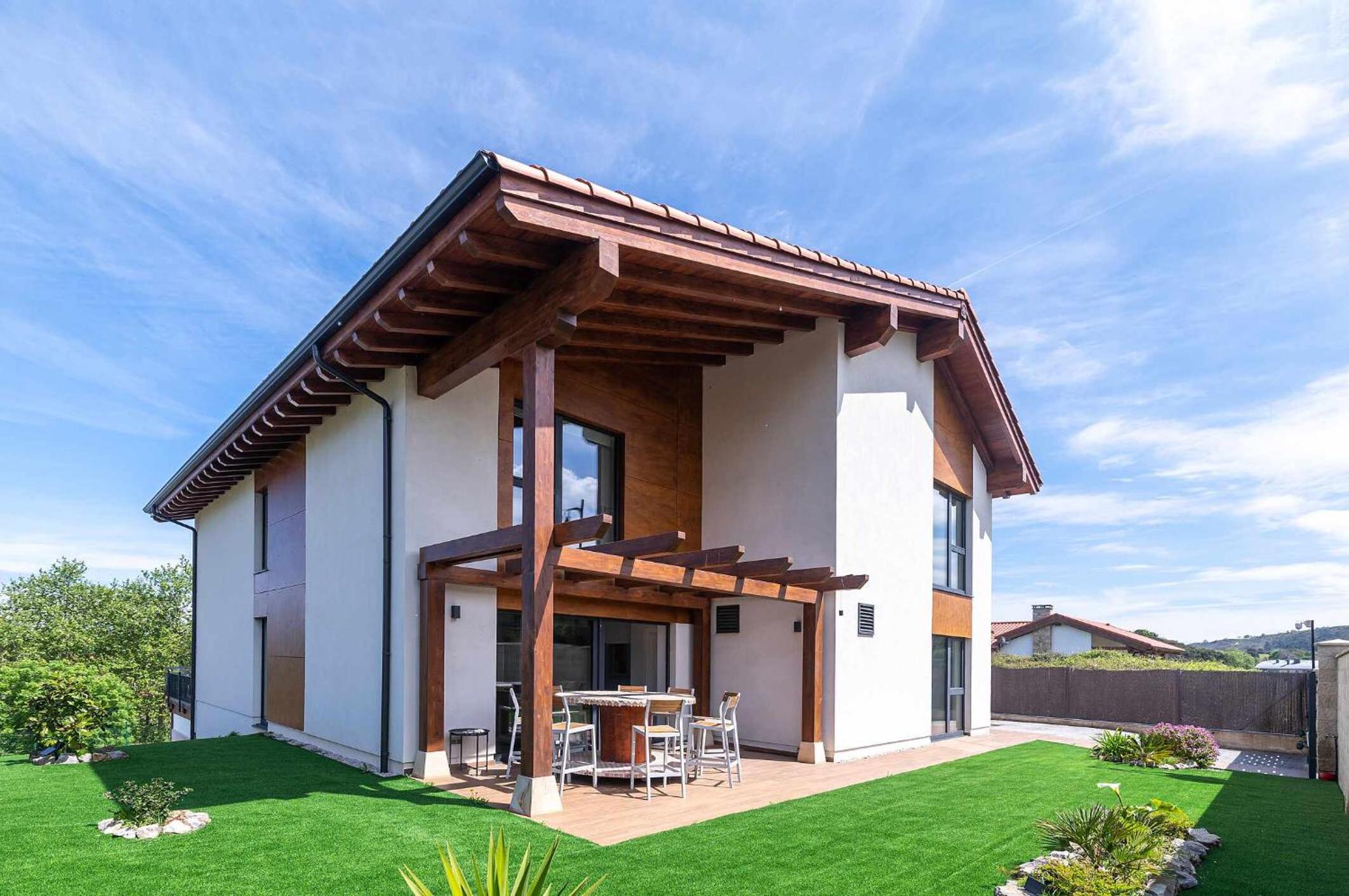 Villa Llanes Jardín y Piscina Privada – La Raizona