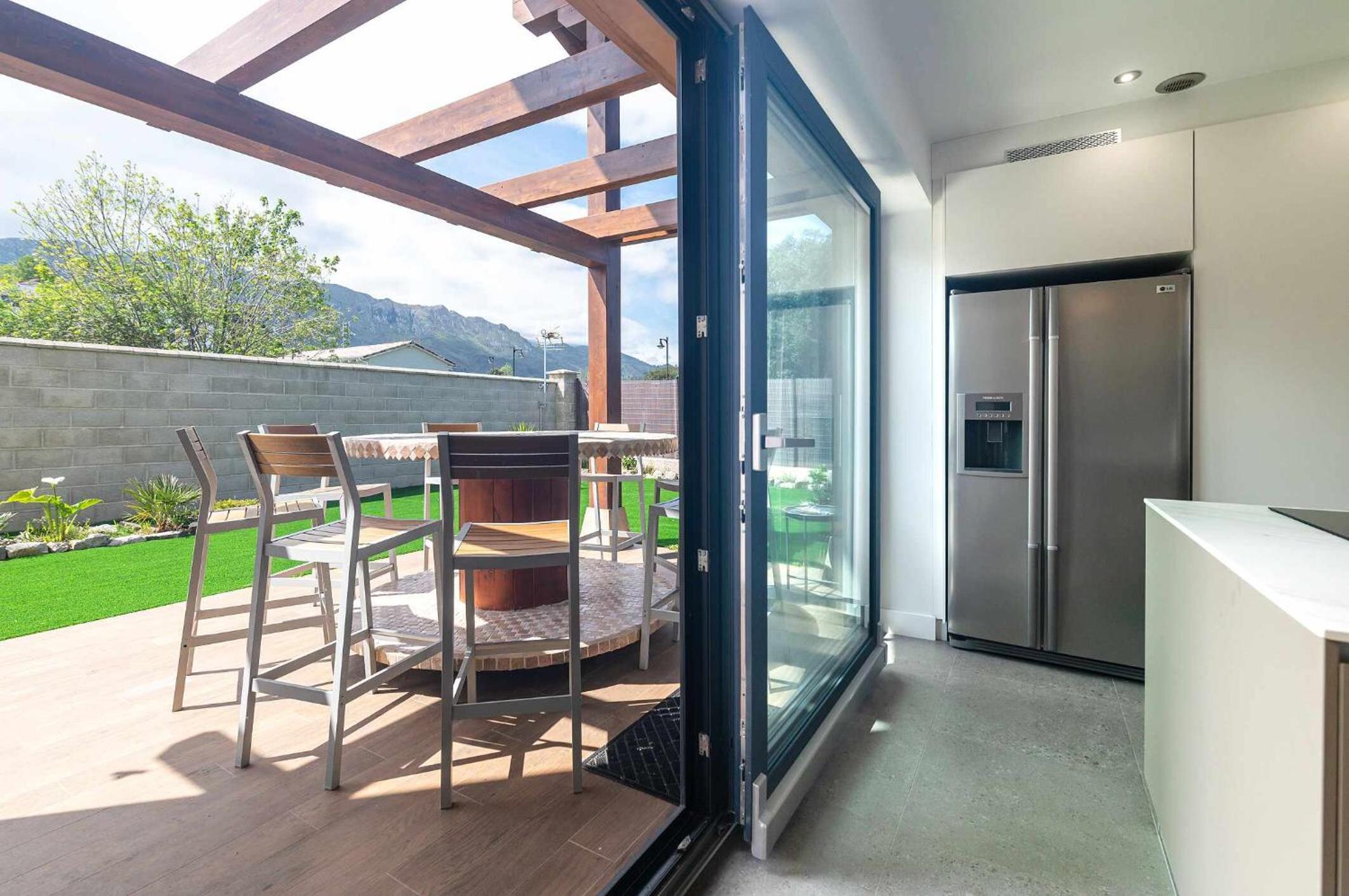 Villa Llanes Jardín y Piscina Privada – La Raizona