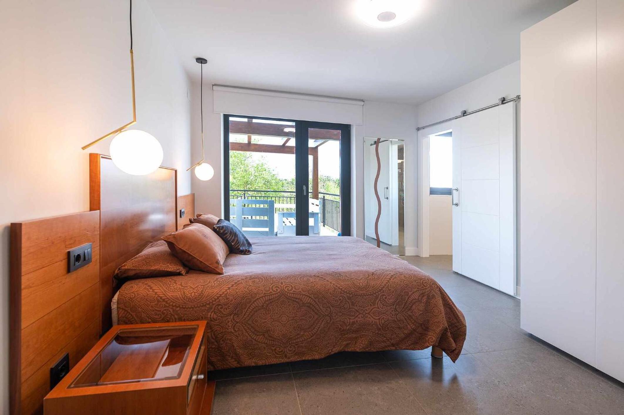 Villa Llanes Jardín y Piscina Privada – La Raizona
