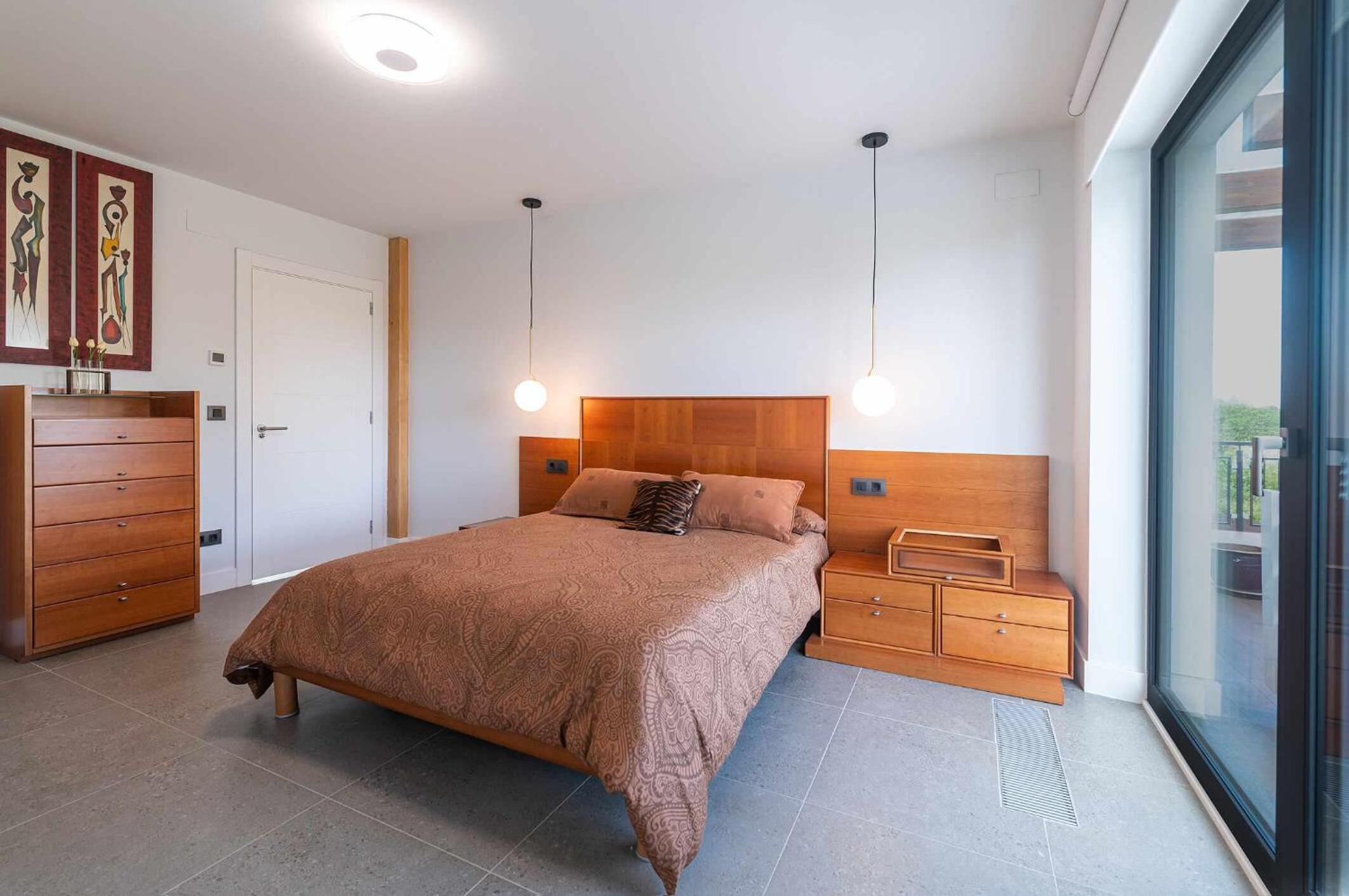 Villa Llanes Jardín y Piscina Privada – La Raizona
