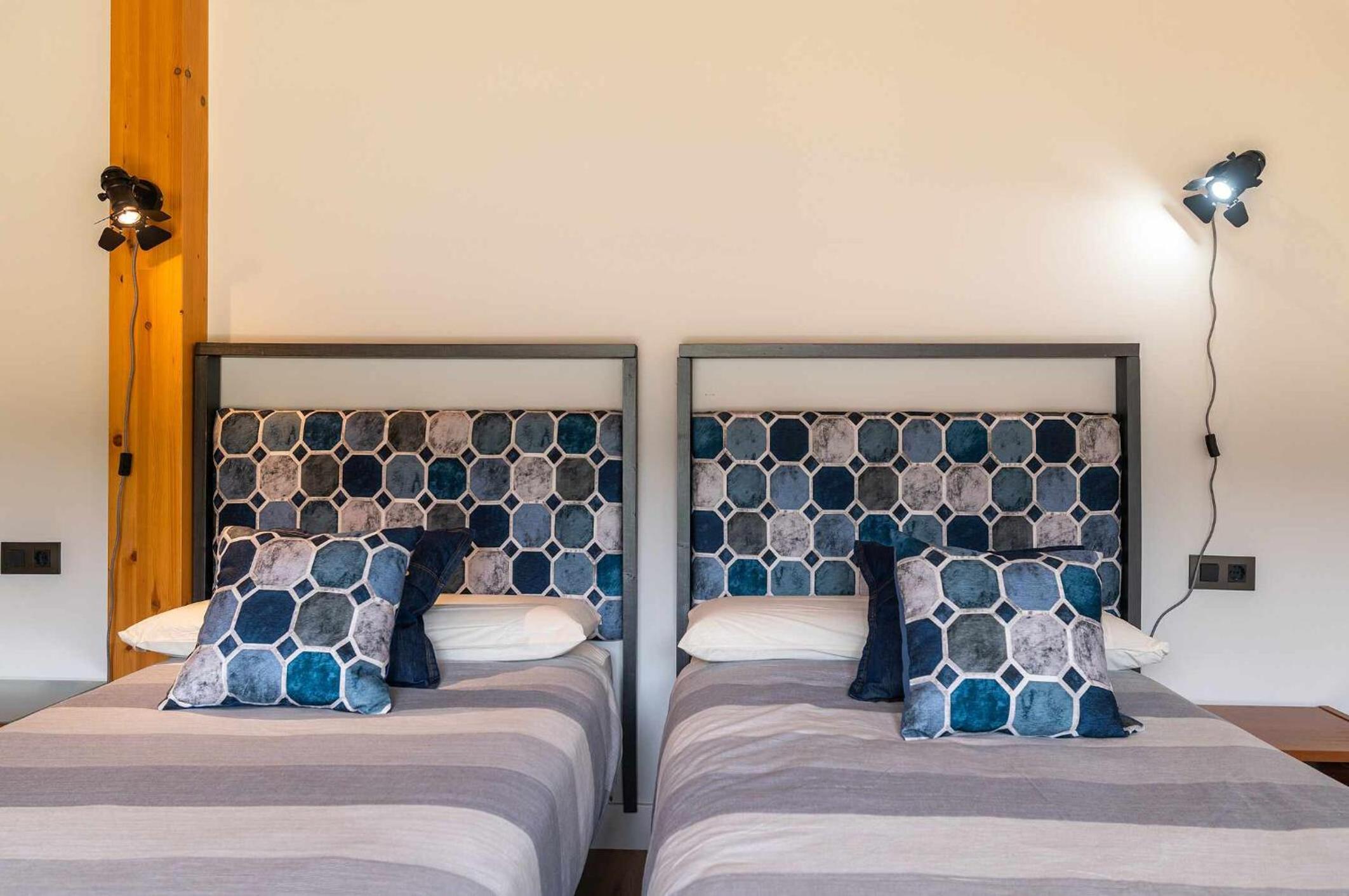 Villa Llanes Jardín y Piscina Privada – La Raizona