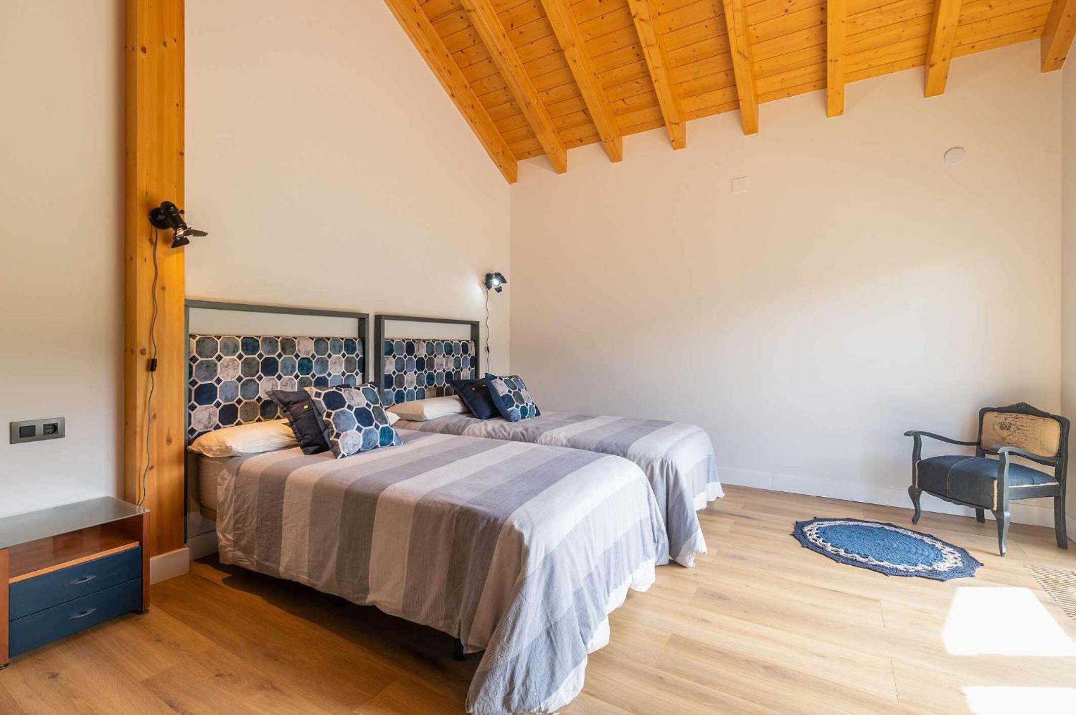 Villa Llanes Jardín y Piscina Privada – La Raizona