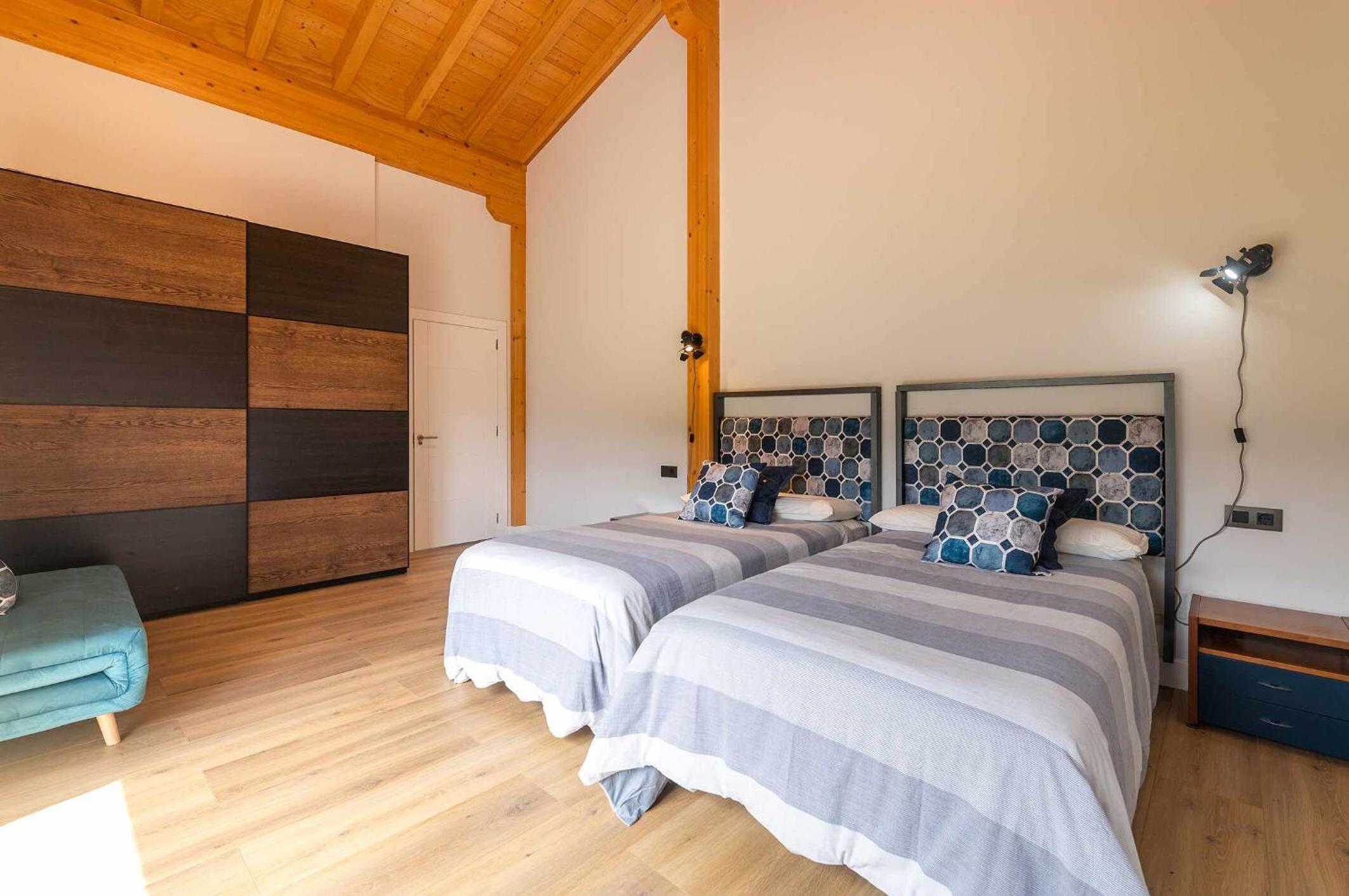 Villa Llanes Jardín y Piscina Privada – La Raizona