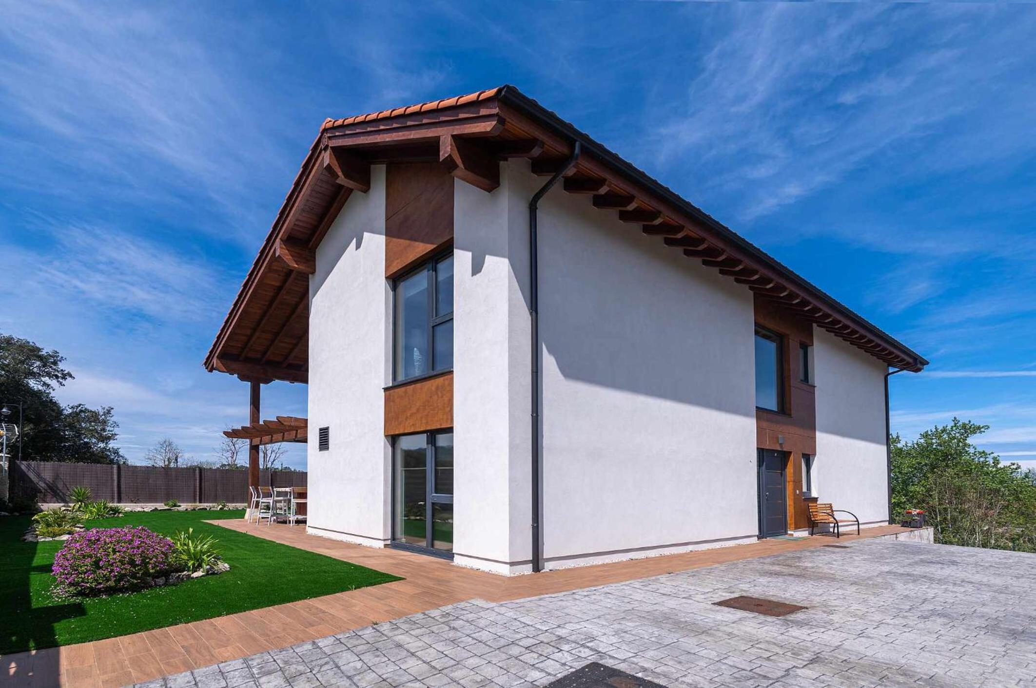 Villa Llanes Jardín y Piscina Privada – La Raizona
