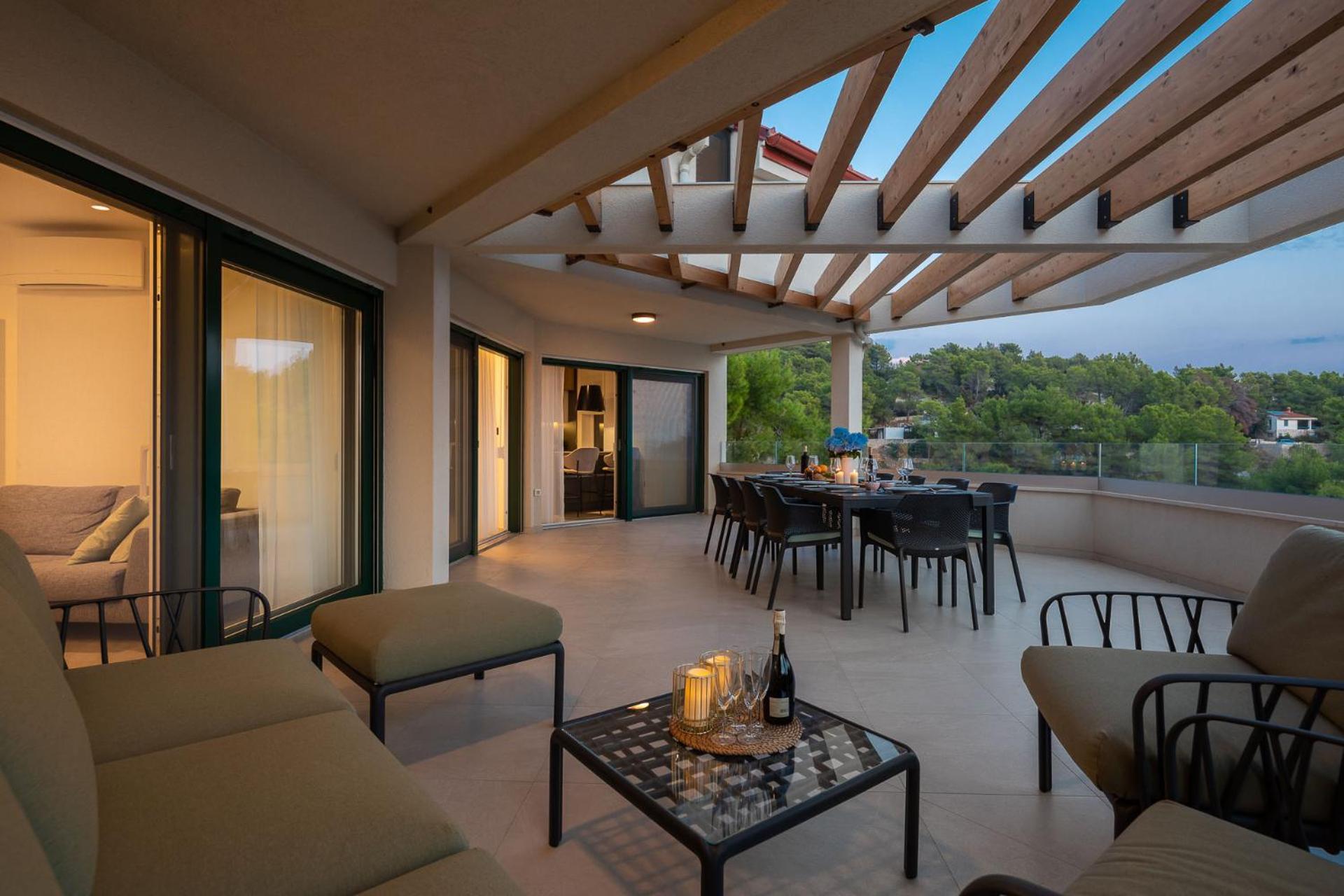 SEAFRONT VILLA for 10 people! view 4