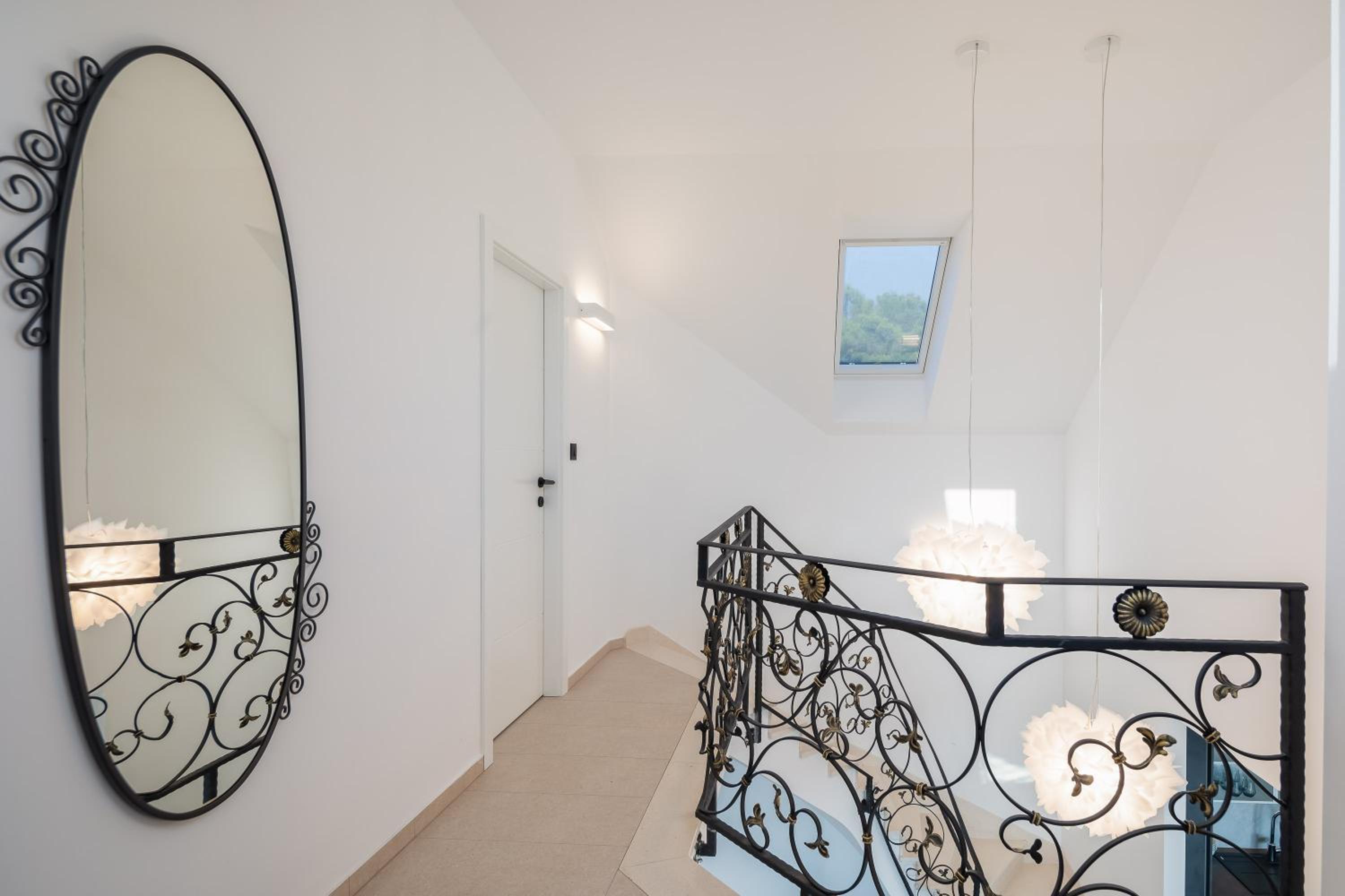 SEAFRONT VILLA for 10 people! view 5