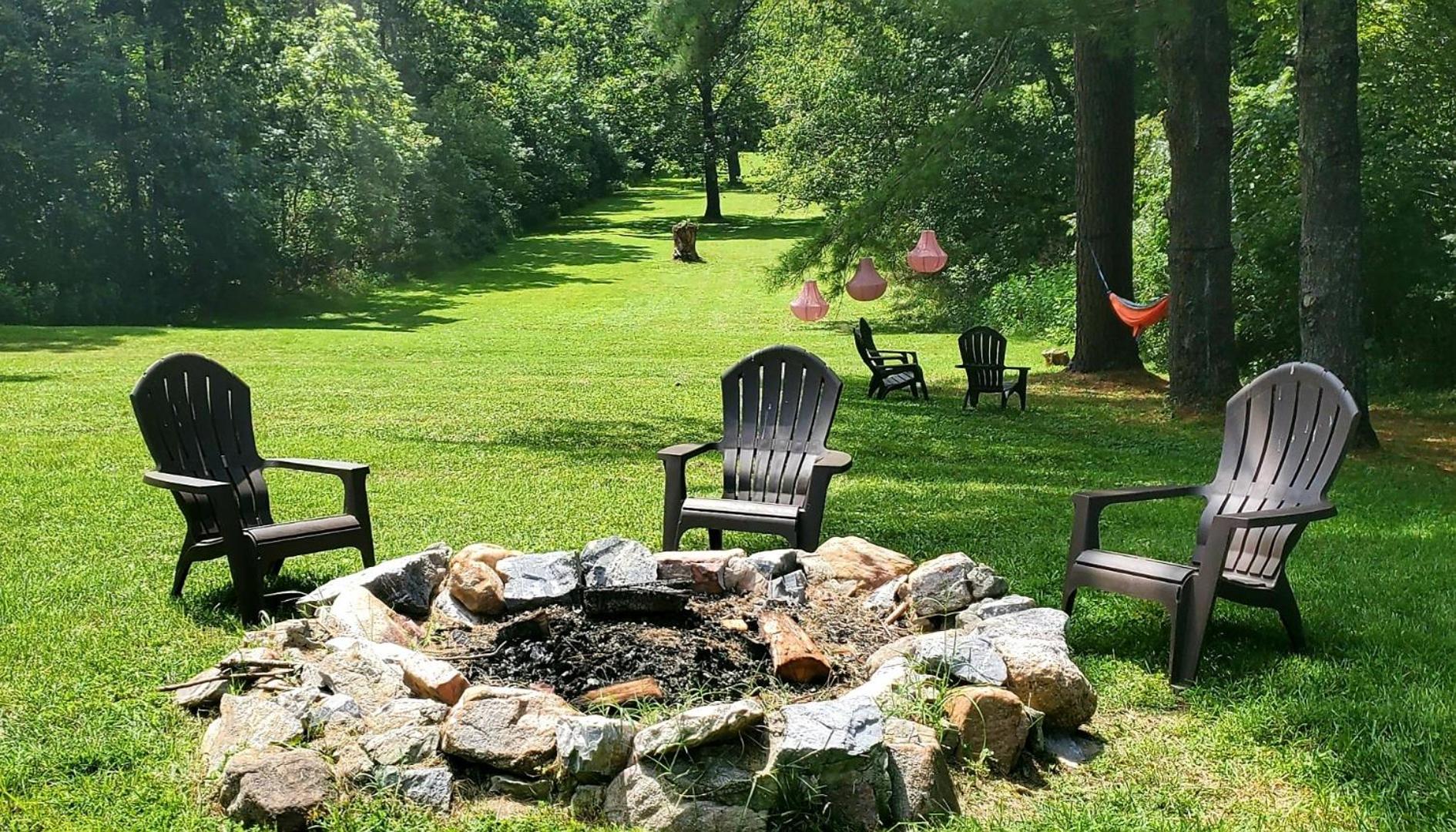 Bear Bluff- pet friendly home on the river!