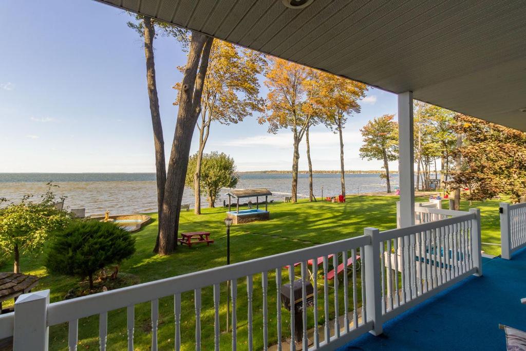 Cedar Oaks Lakeside Resort view 2