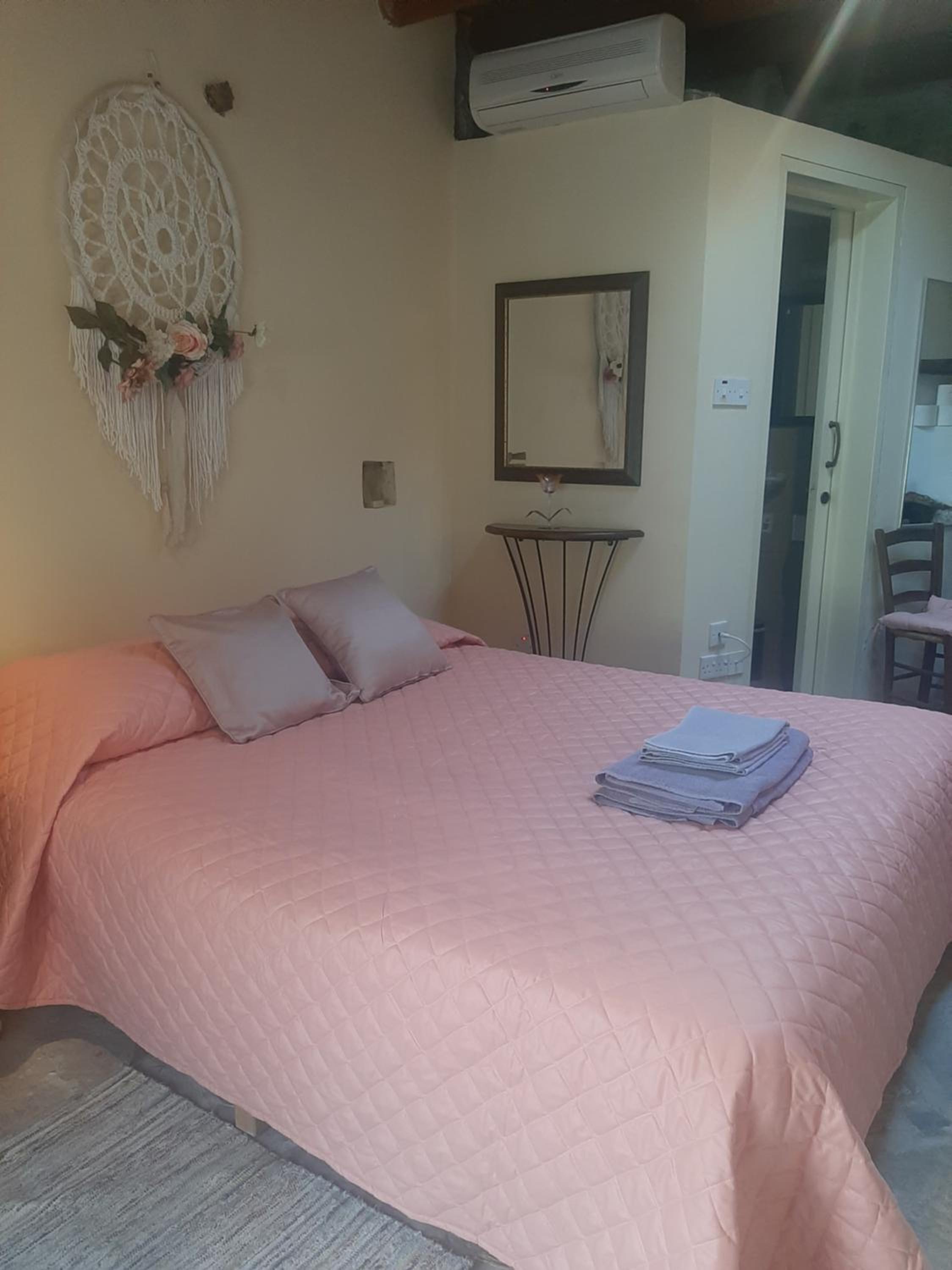 Eleni's Cottage