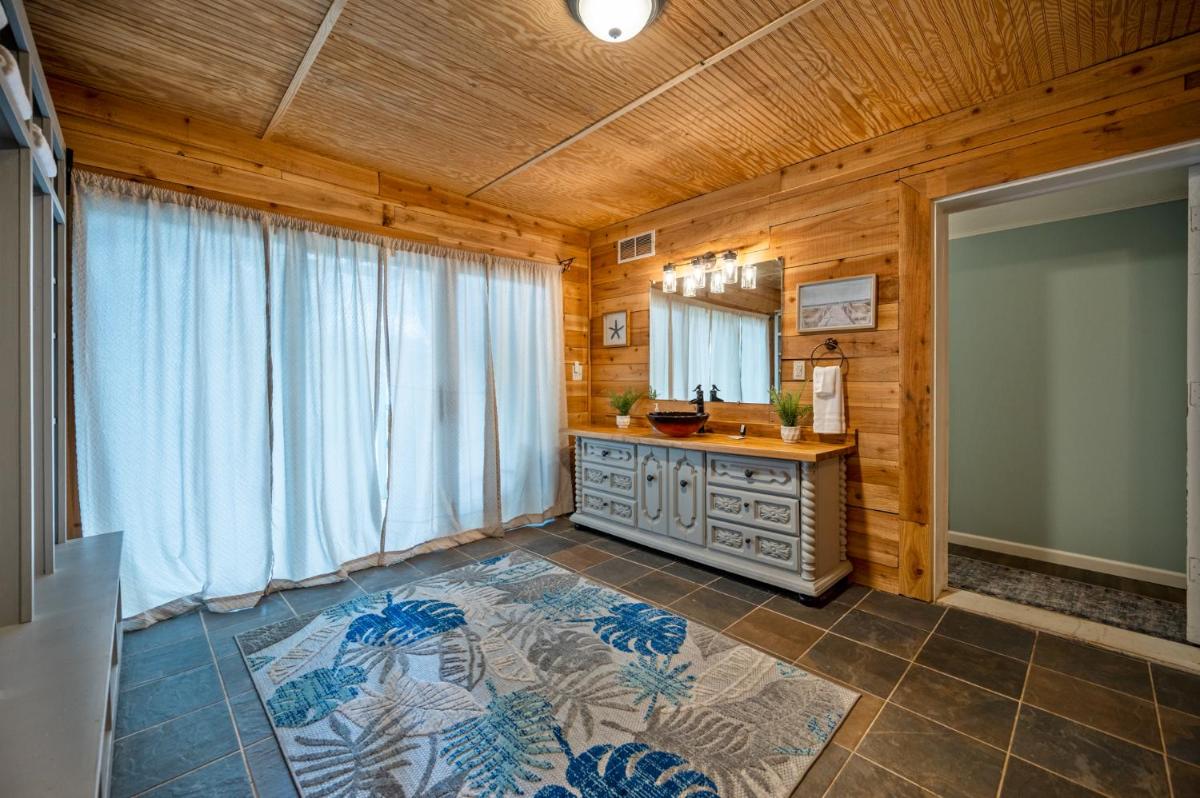 5BR Combined Units with Hot tub and Grill view 5