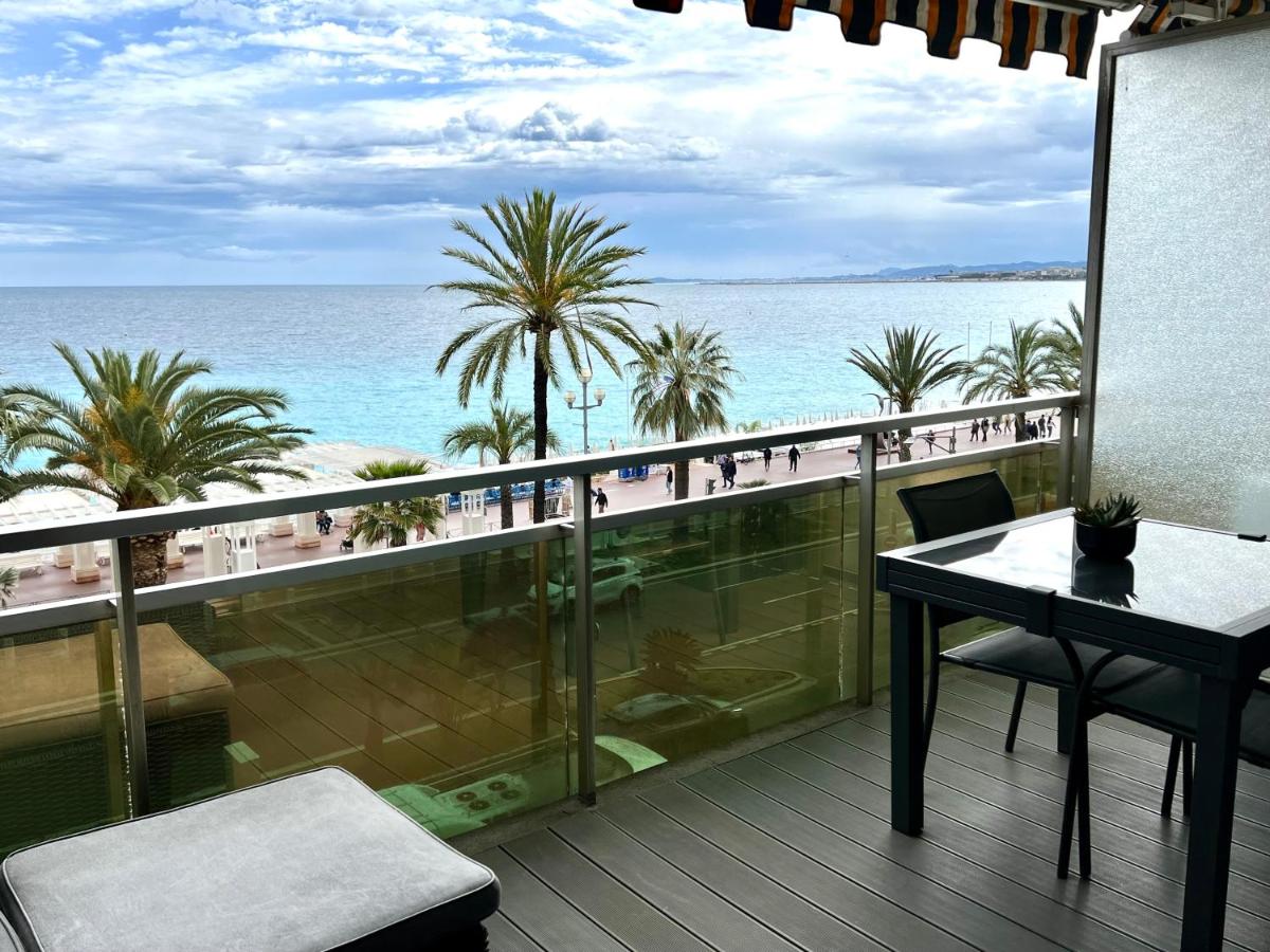 Apart-a-Nice : A Breathtaking View on the Sea