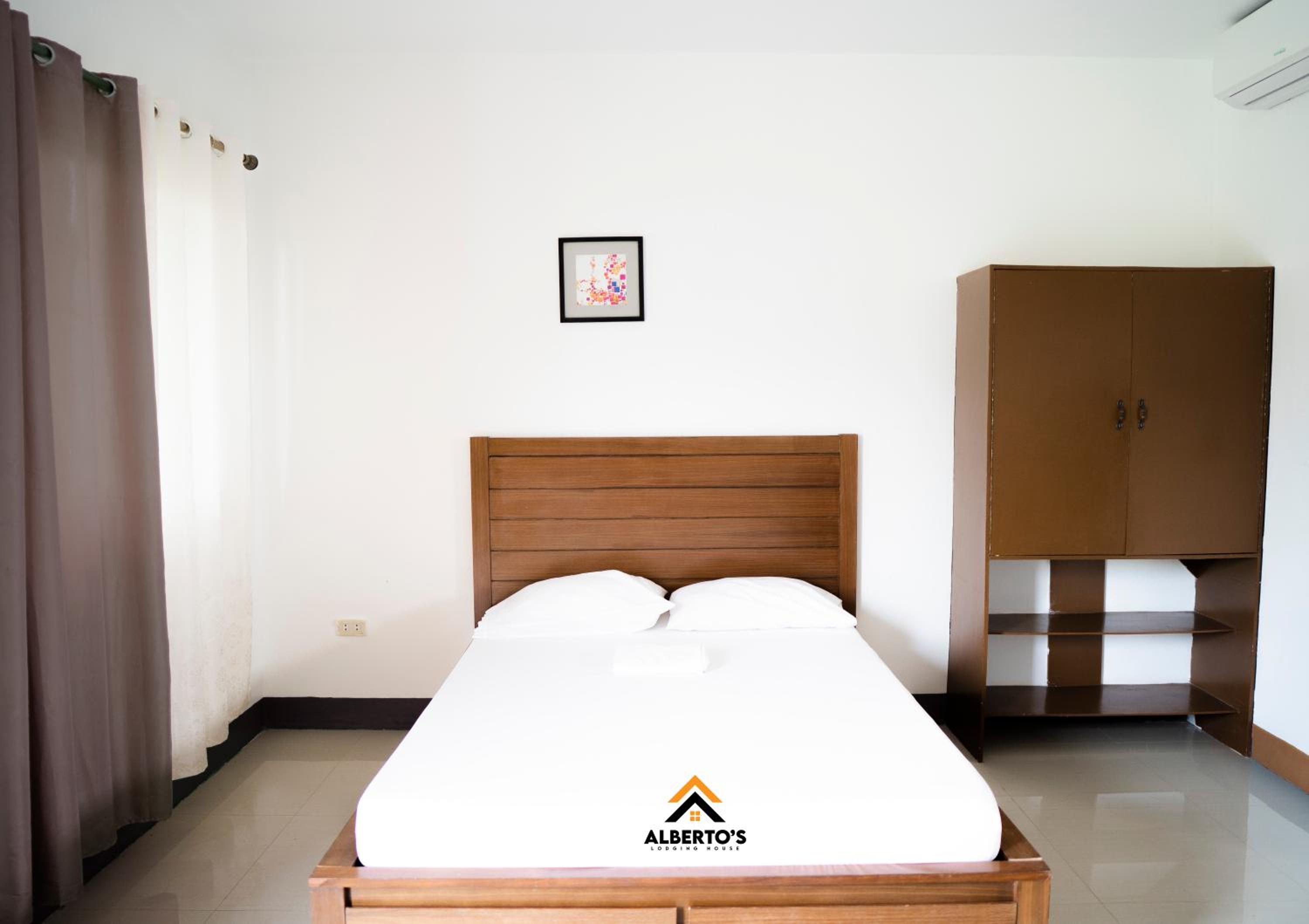 Alberto's Lodging House view 3