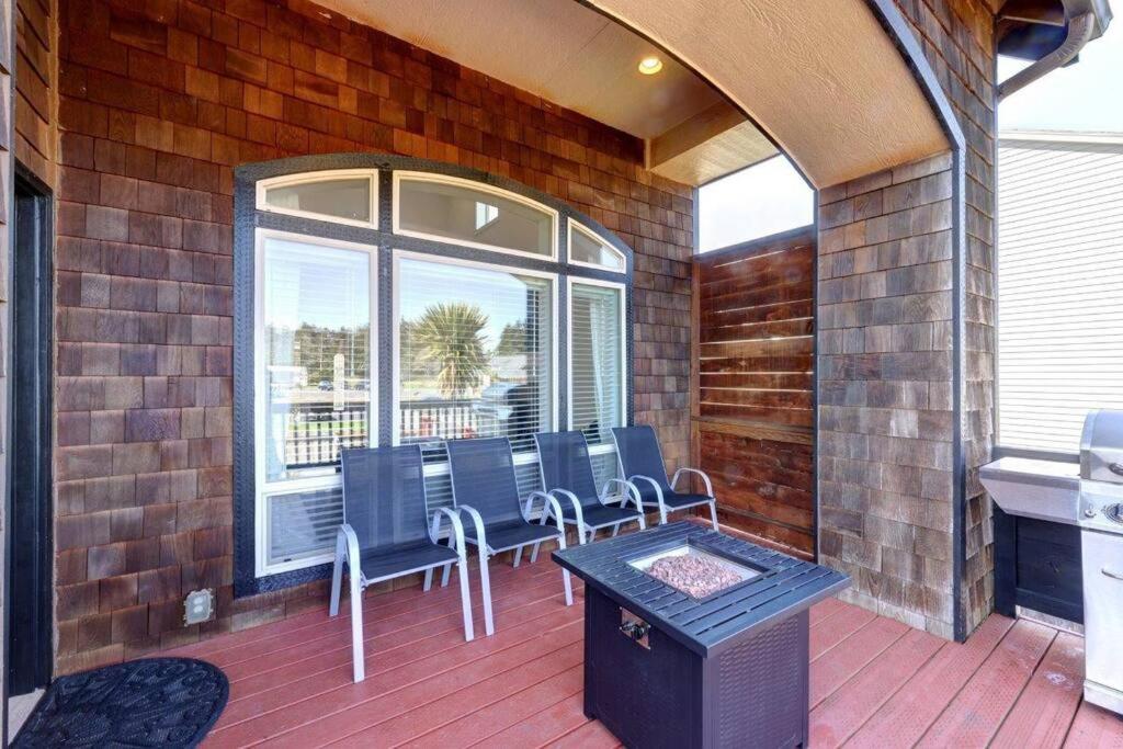 New Listing! 3 Bedroom with Hot Tub view 5